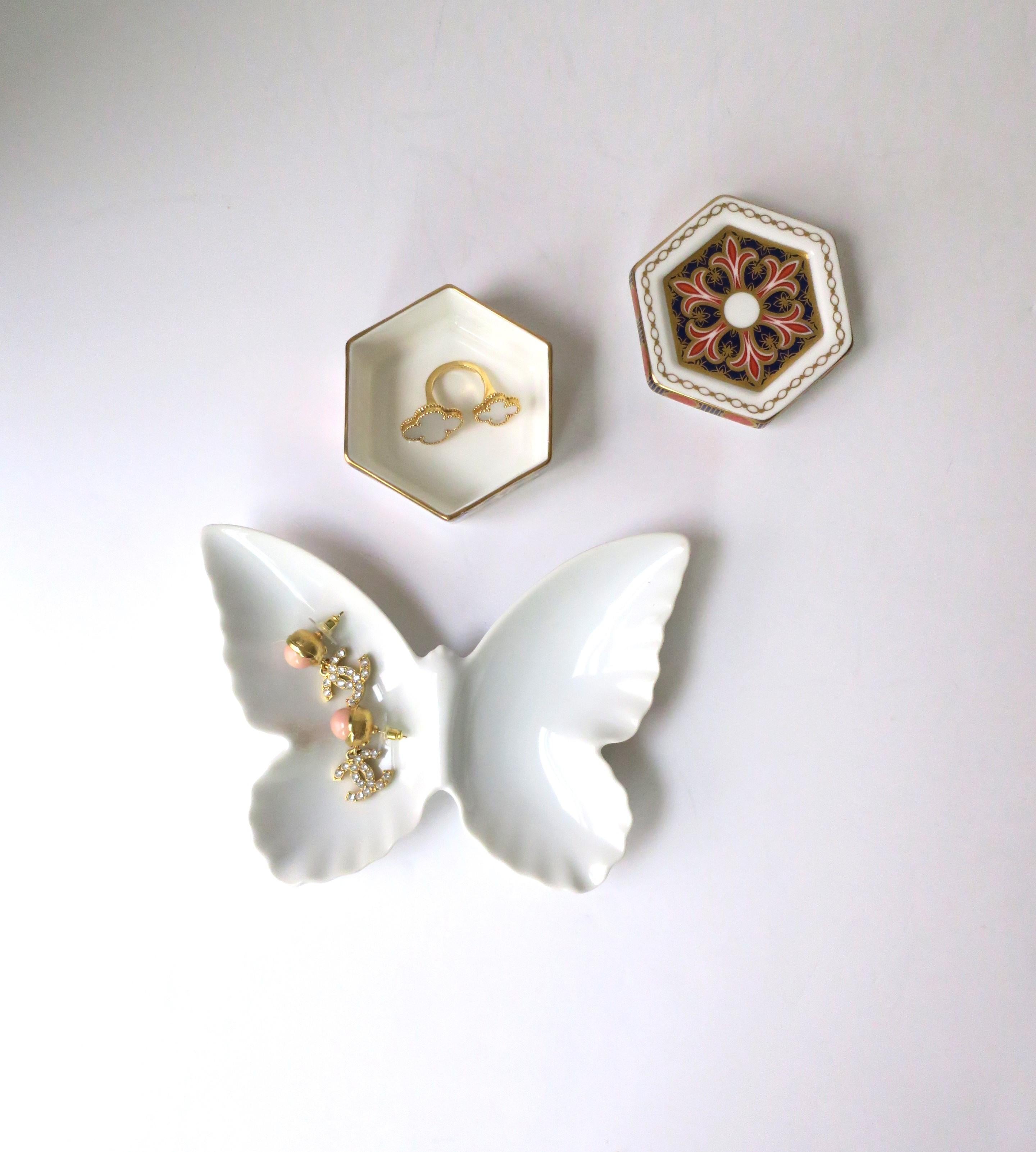 Porcelain Butterfly Jewelry Dish Vide-Poche For Sale 3