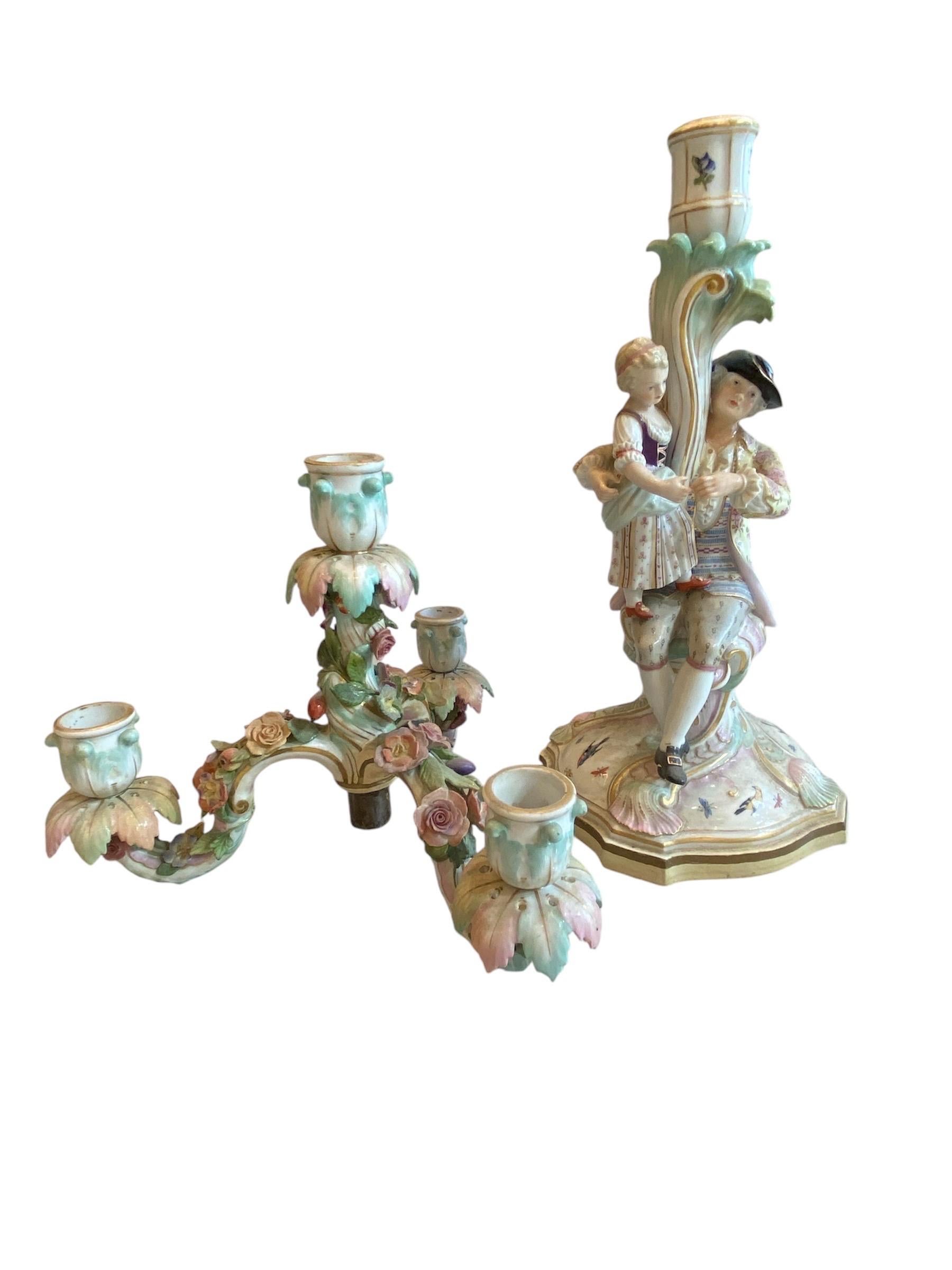 Chandelier en porcelaine peint à la main Excellent état - En vente à Tel Aviv, IL