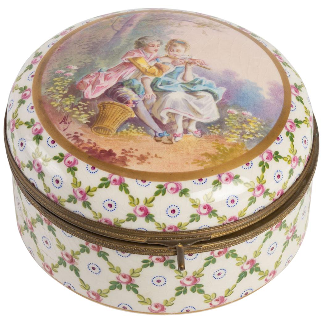 Porcelain Candy Box Decorated with an Elegant Couple