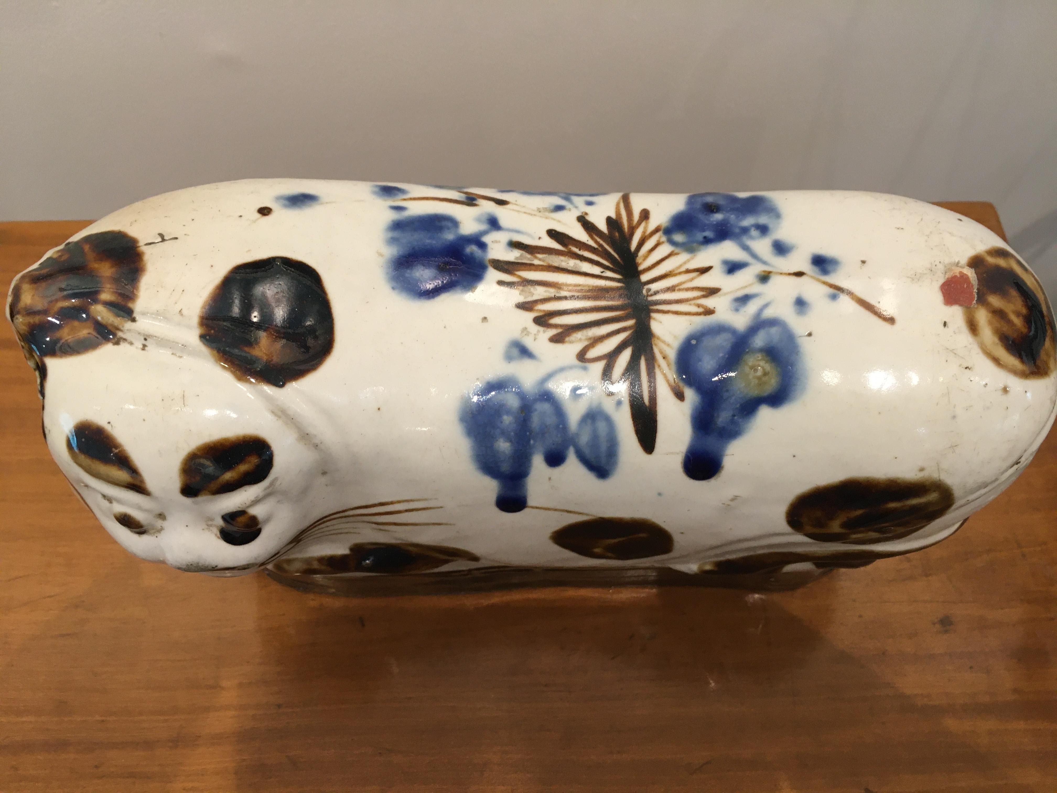 blue and white porcelain cat