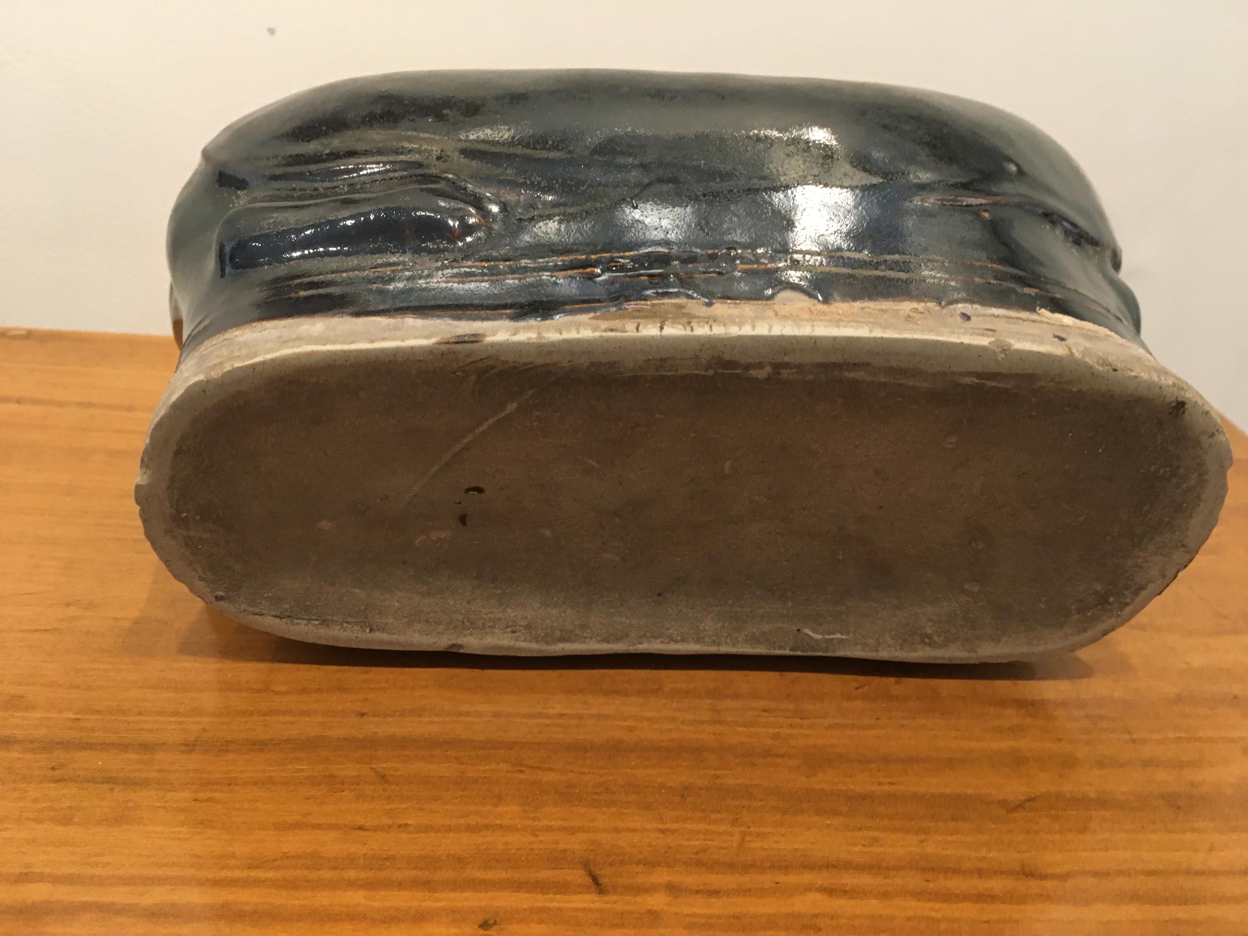 Porcelain Cat Pillow Head Rest with Black Glaze, China, Early 1900s In Good Condition In Nantucket, MA