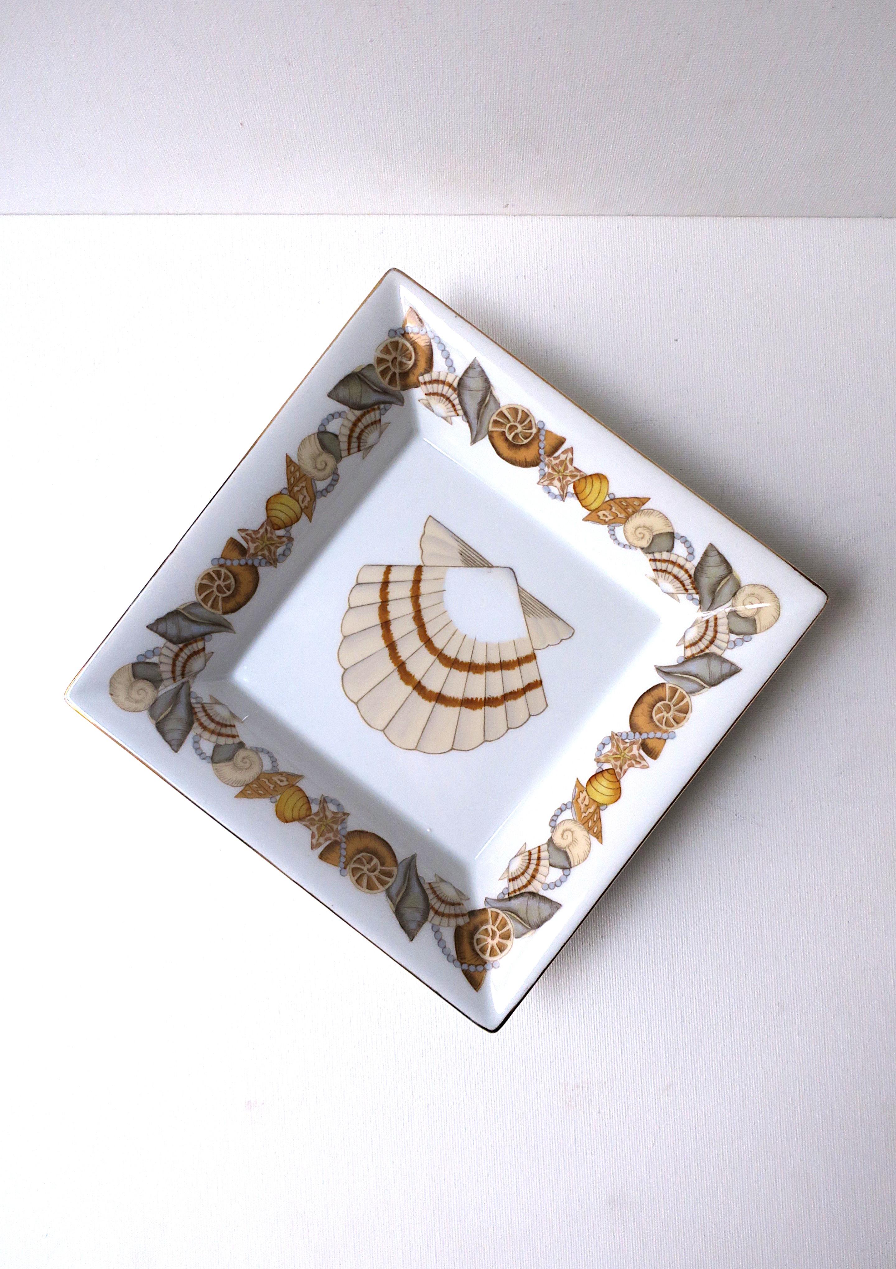 Porcelain Catchall Seashells For Sale 1
