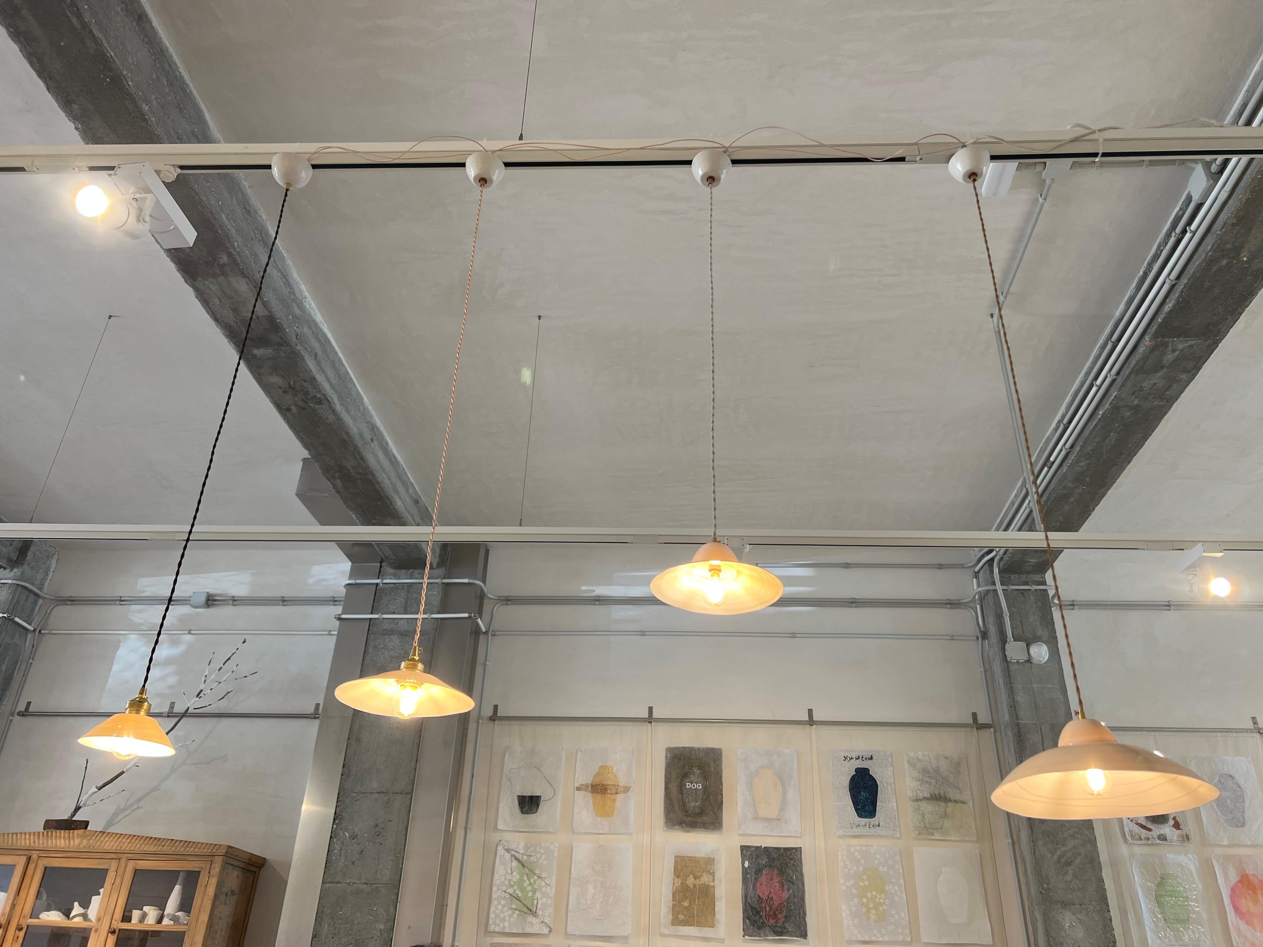 Porcelain Ceiling Lamp with Silk Wire and Brass, Translucid, White In New Condition For Sale In Carballo, ES