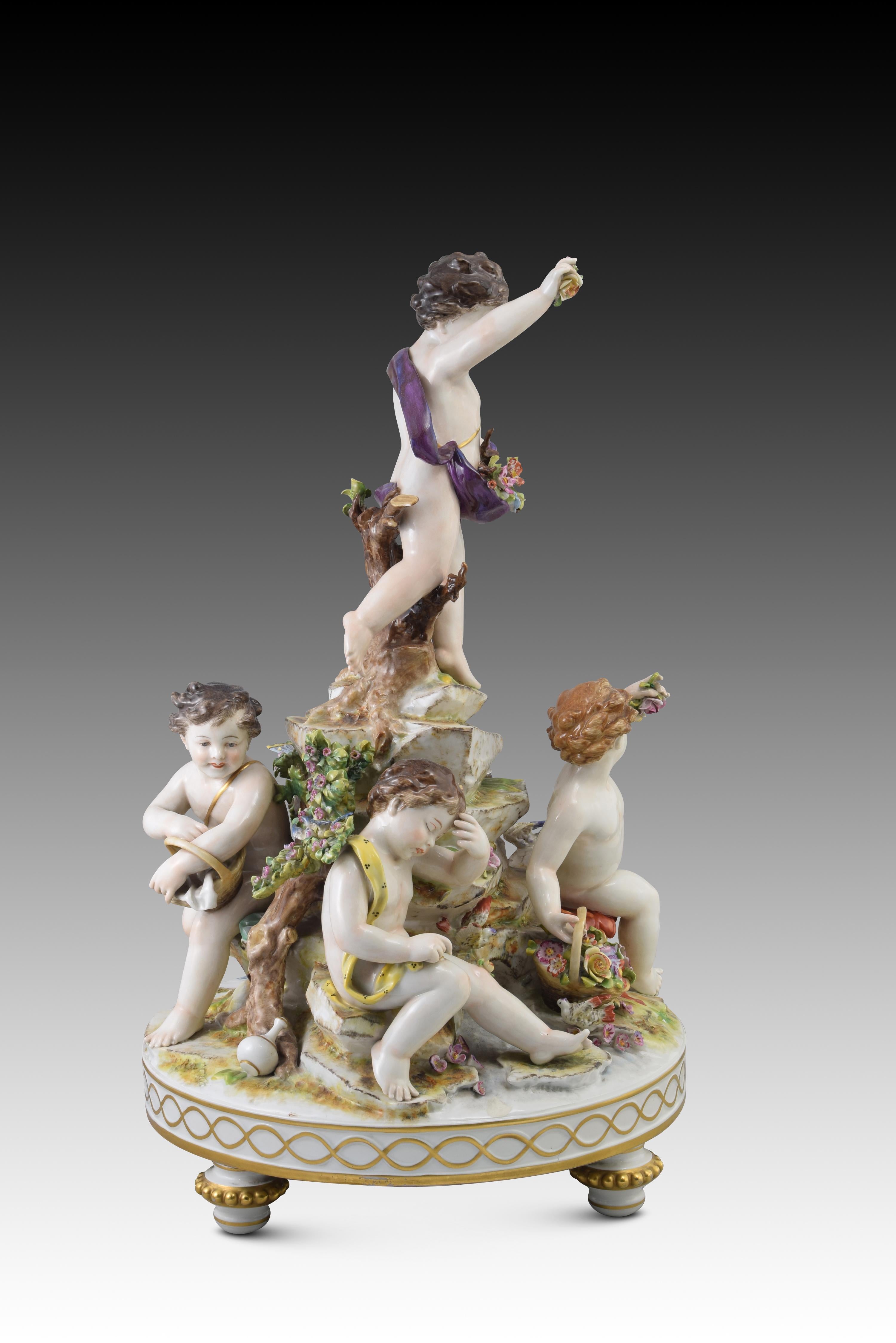 XIXe siècle Centre de table en porcelaine, Volkstedt, Rudolstadt, Allemagne, vers la fin du 19e siècle en vente