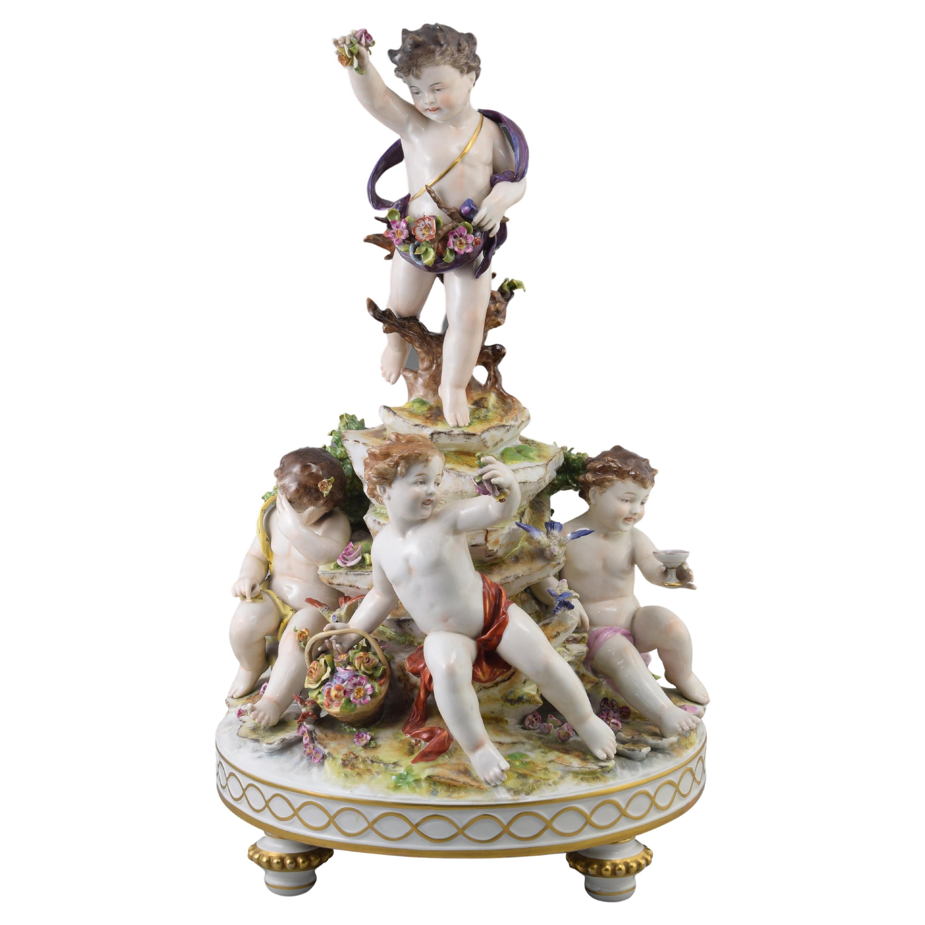 Centro de mesa de porcelana, Volkstedt, Rudolstadt, Alemania, hacia finales del siglo XIX en venta