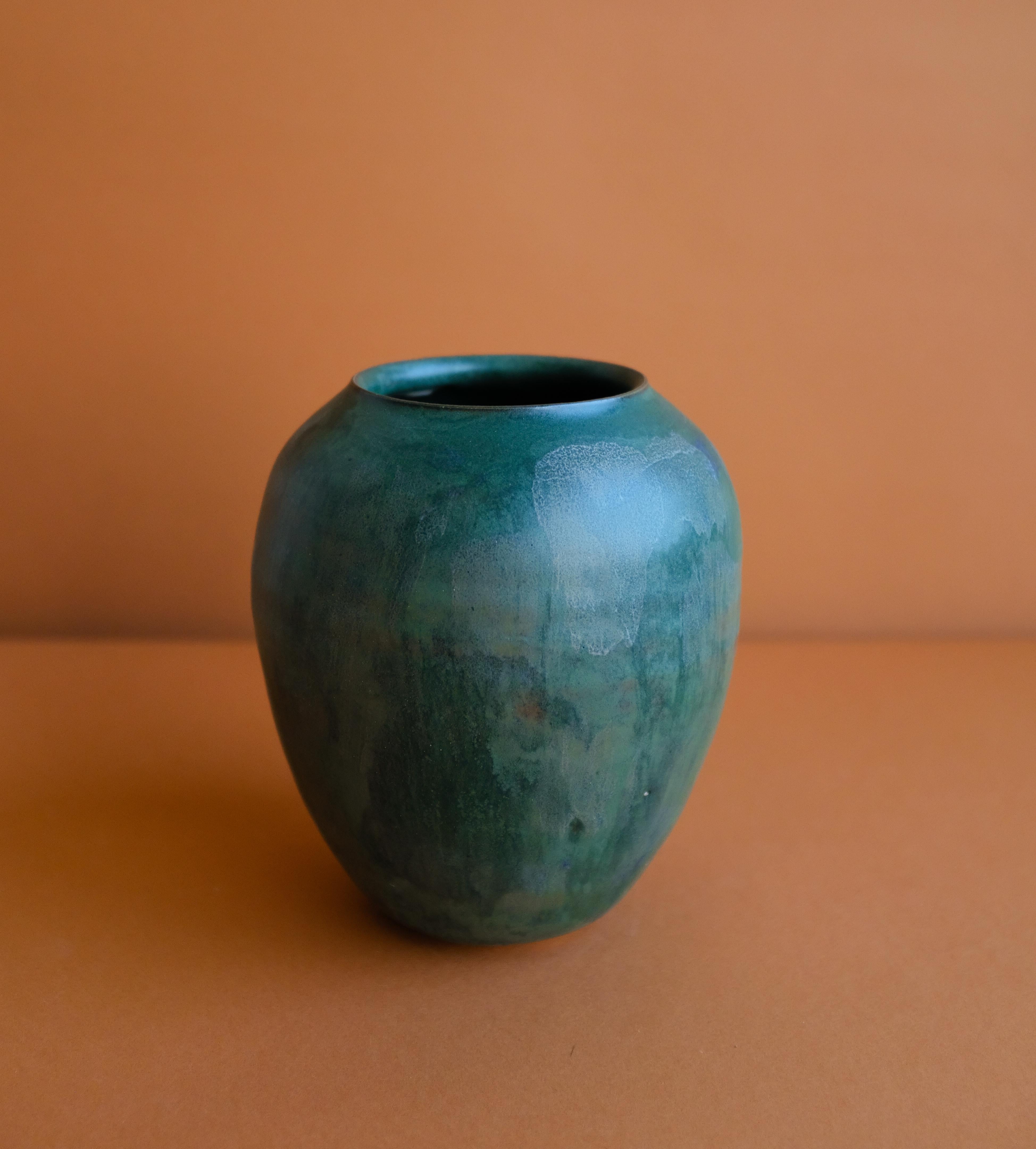 Porzellan-Keramikvase – Keramikvase mit hoher Feuergas-Glasur – Vietnamesisch – Design  (amerikanisch) im Angebot