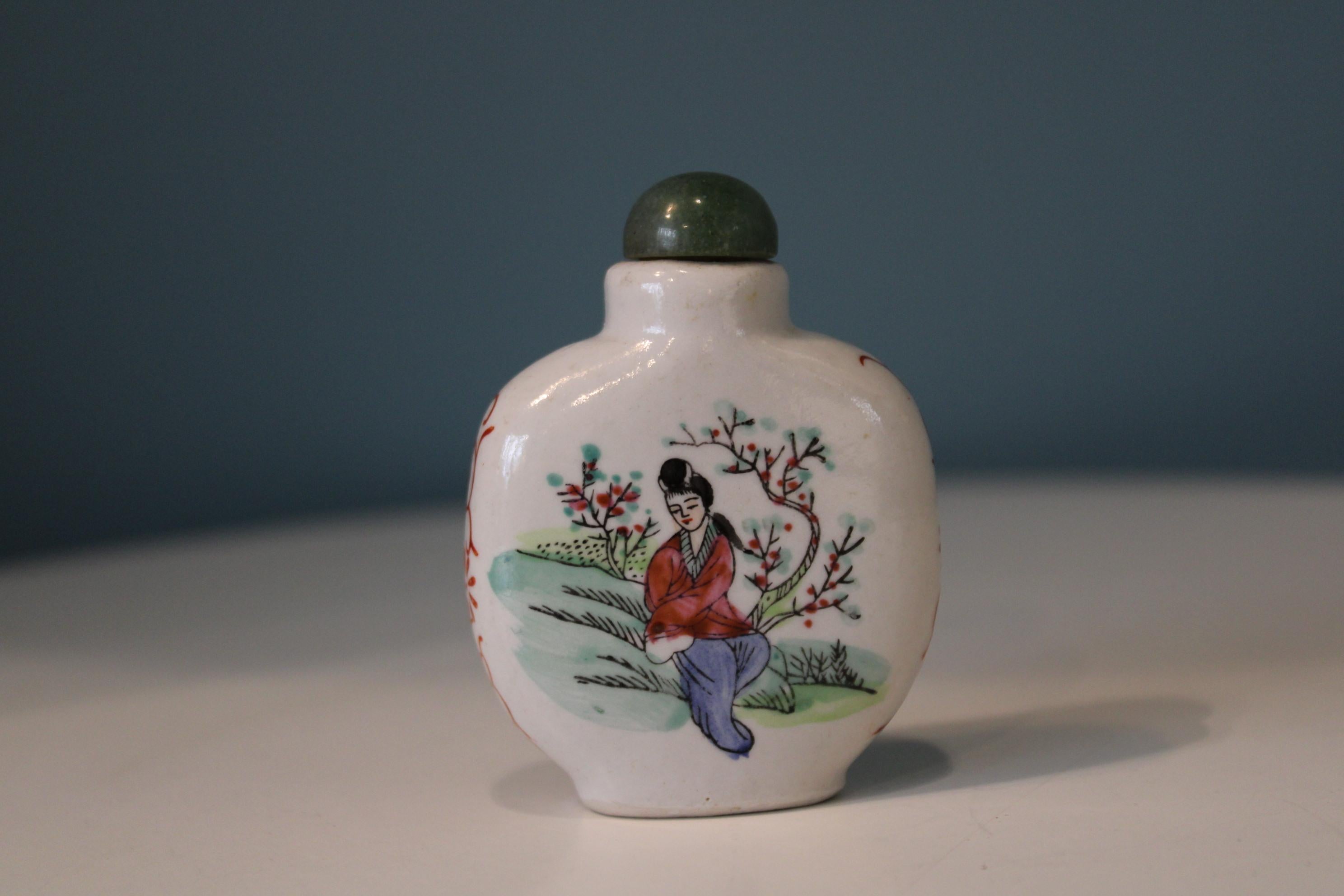Porcelain Chinese snuff bottle.