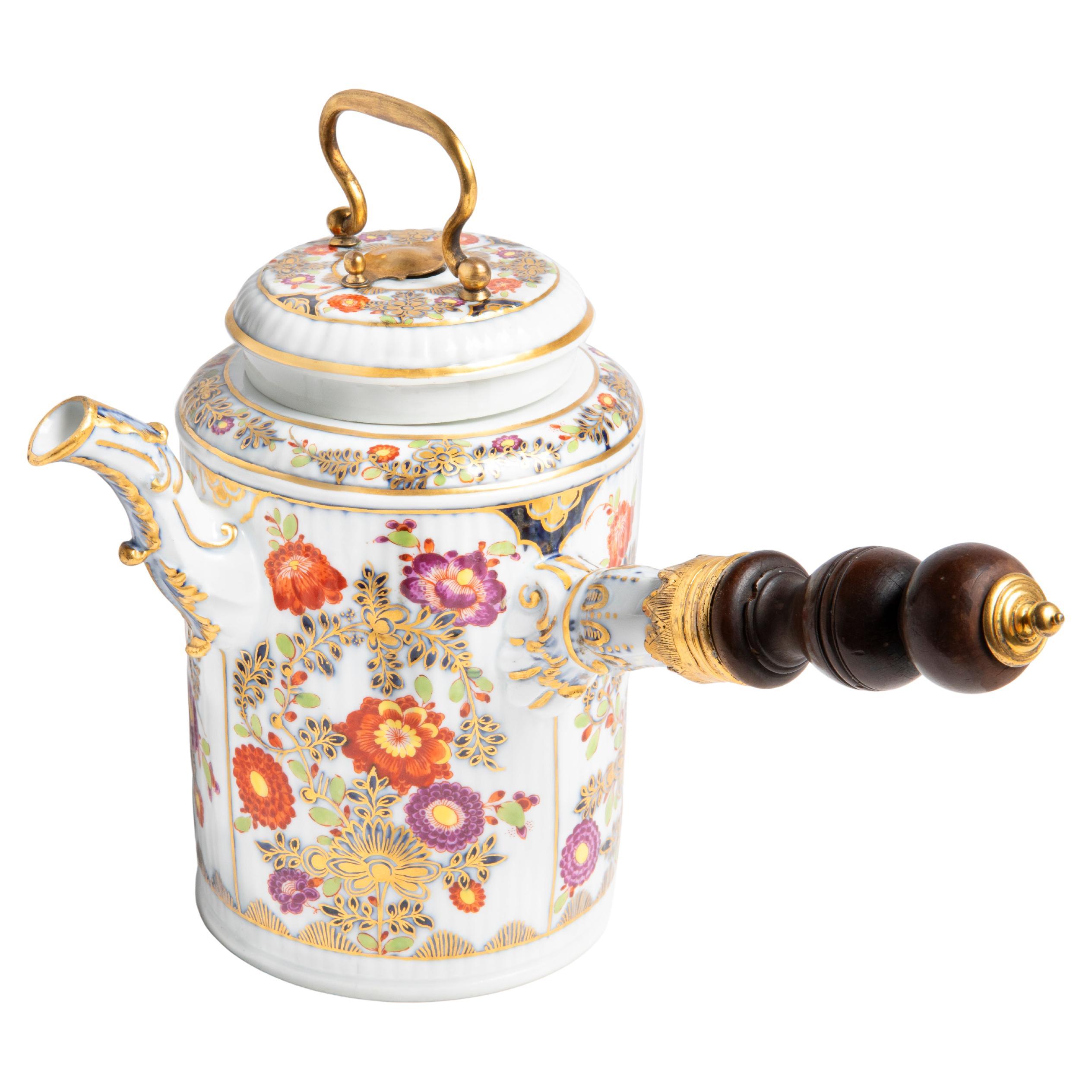Meissen Rococo Porcelain Chocolate Pot, Germany, Circa 1740