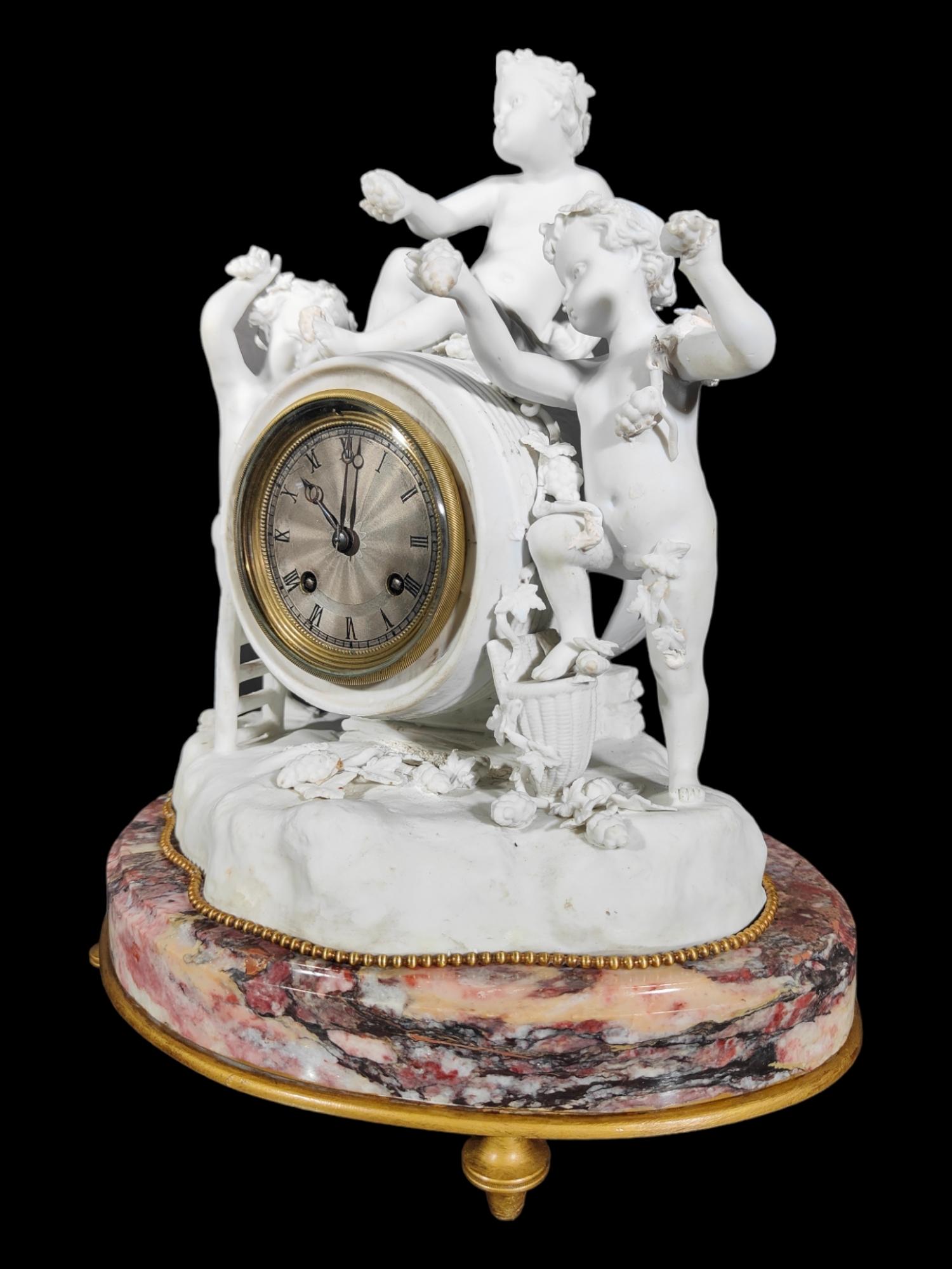 Porcelain Clock from LE Roy and Fills in Paris For Sale 1