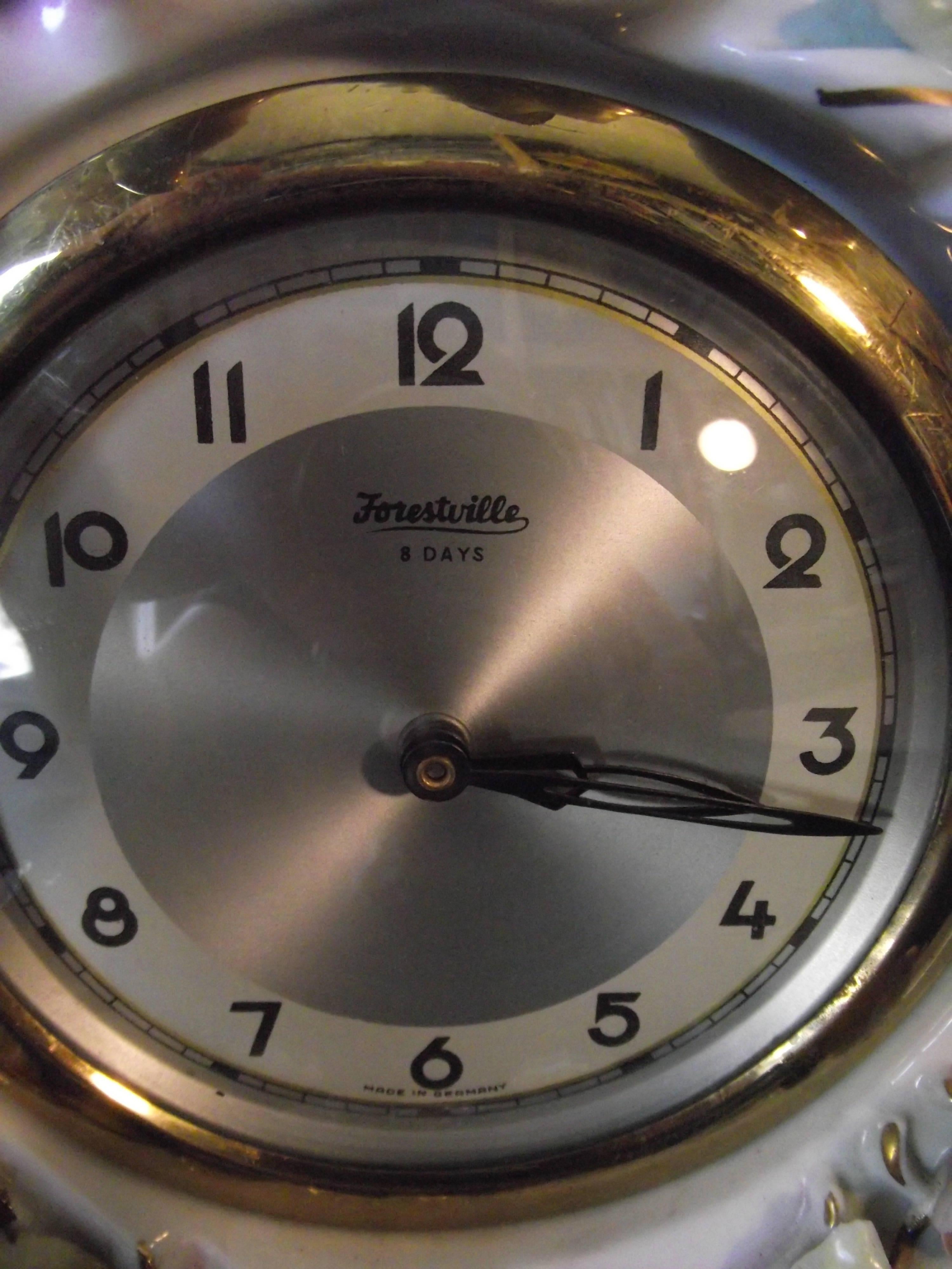 Antique Porcelain Hand-Painted Baroque Style Mantle Clock/ Aphrodite & Cupid In Good Condition For Sale In Harrisburg, PA