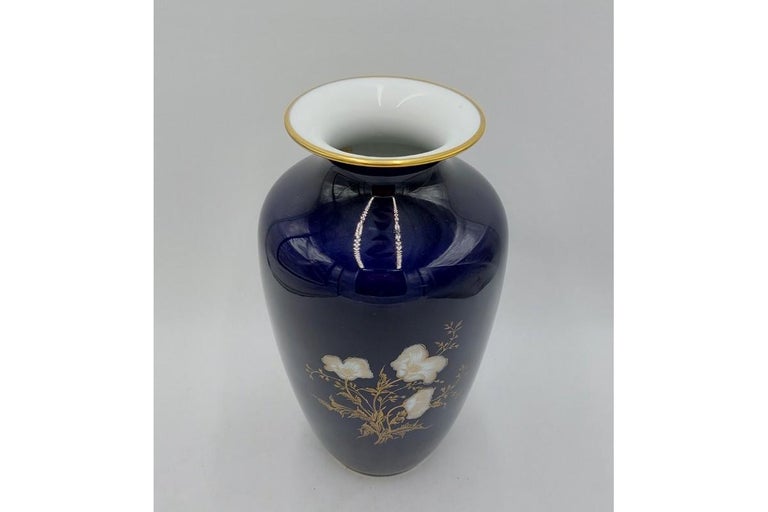 Vase en porcelaine cobalt, Hutschenreuther Hohenberg, Allemagne, années  1960 En vente sur 1stDibs