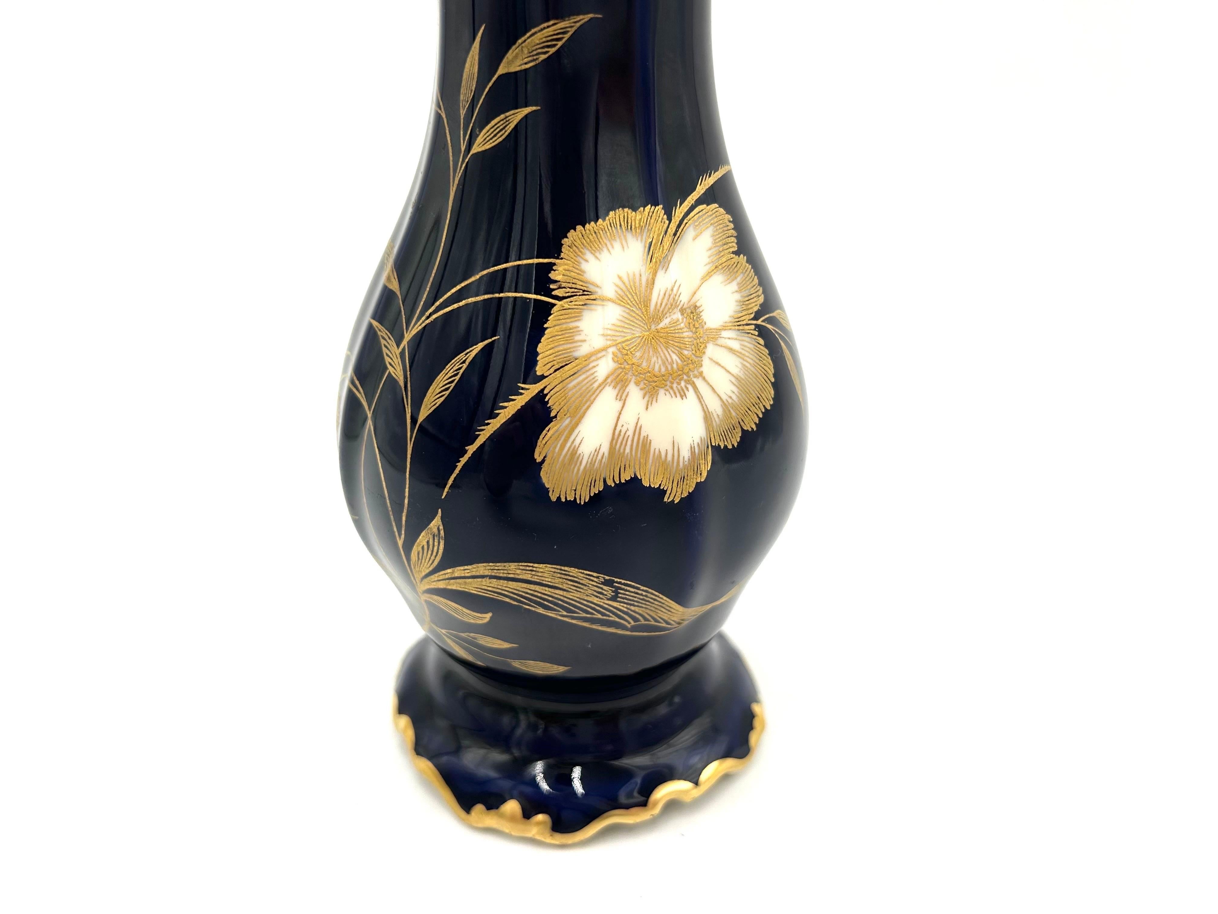 German Porcelain Cobalt Vase, Rosenthal Pompadour, 1936