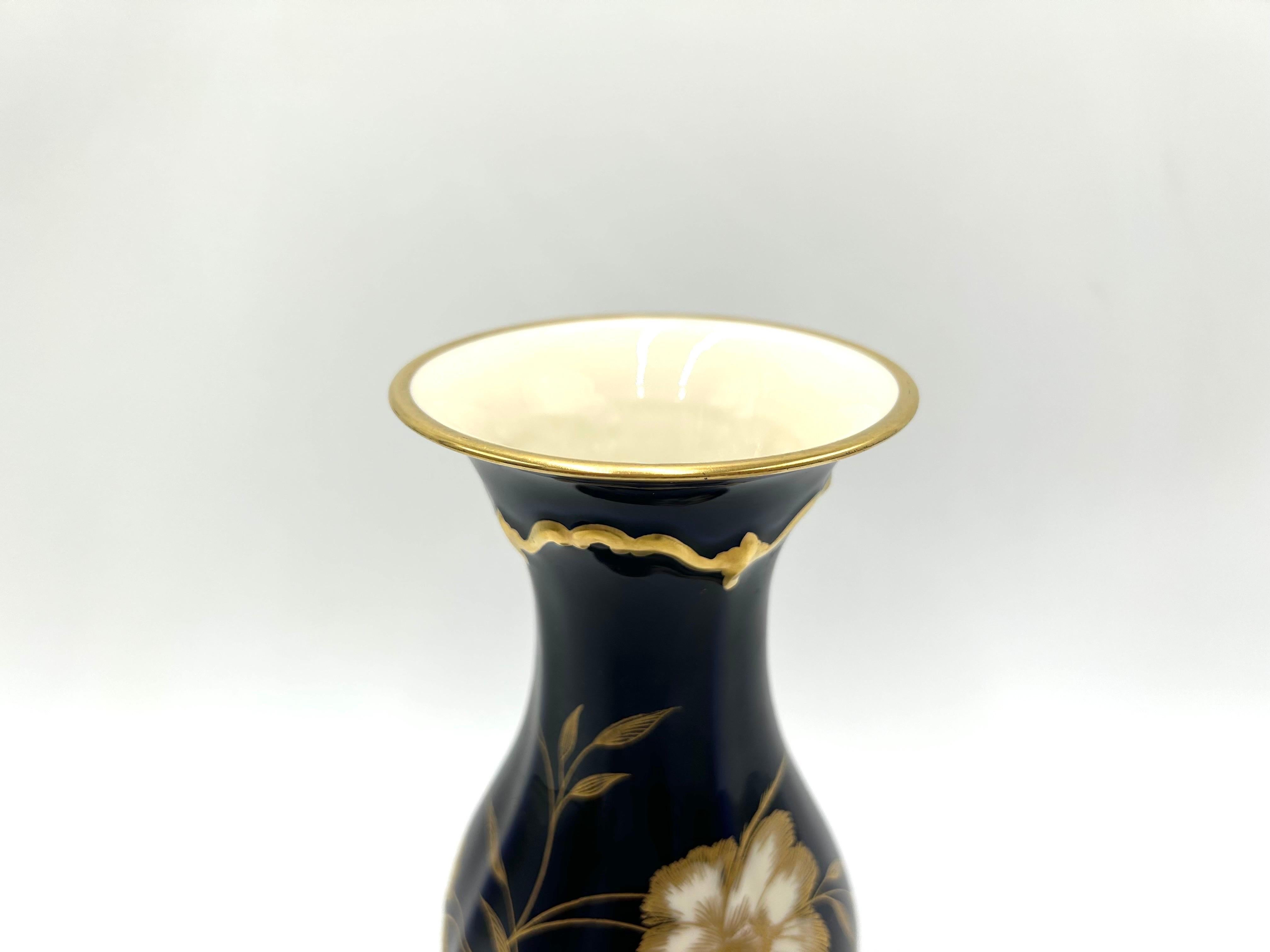 Porcelain Cobalt Vase, Rosenthal Pompadour, 1936 In Good Condition In Chorzów, PL