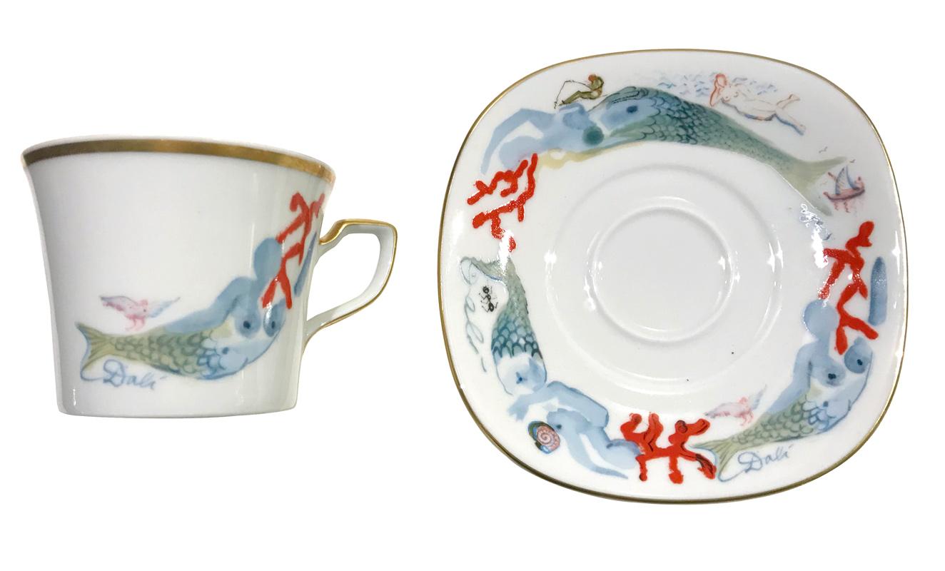 Taza de café y platillo de porcelana 