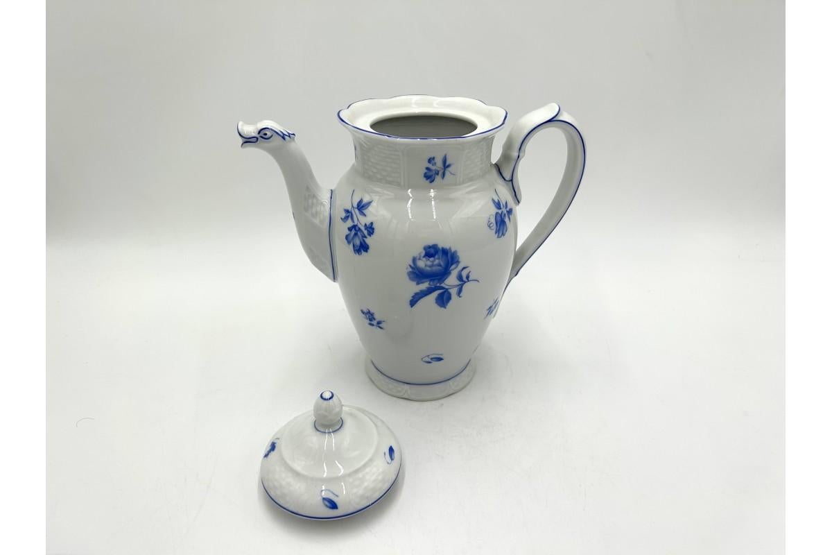 Porcelain coffee or tea pot, Rosenthal, Germany, 1940s For Sale 1