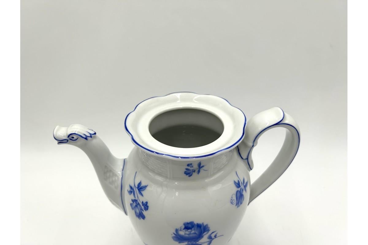 Porcelain coffee or tea pot, Rosenthal, Germany, 1940s For Sale 2