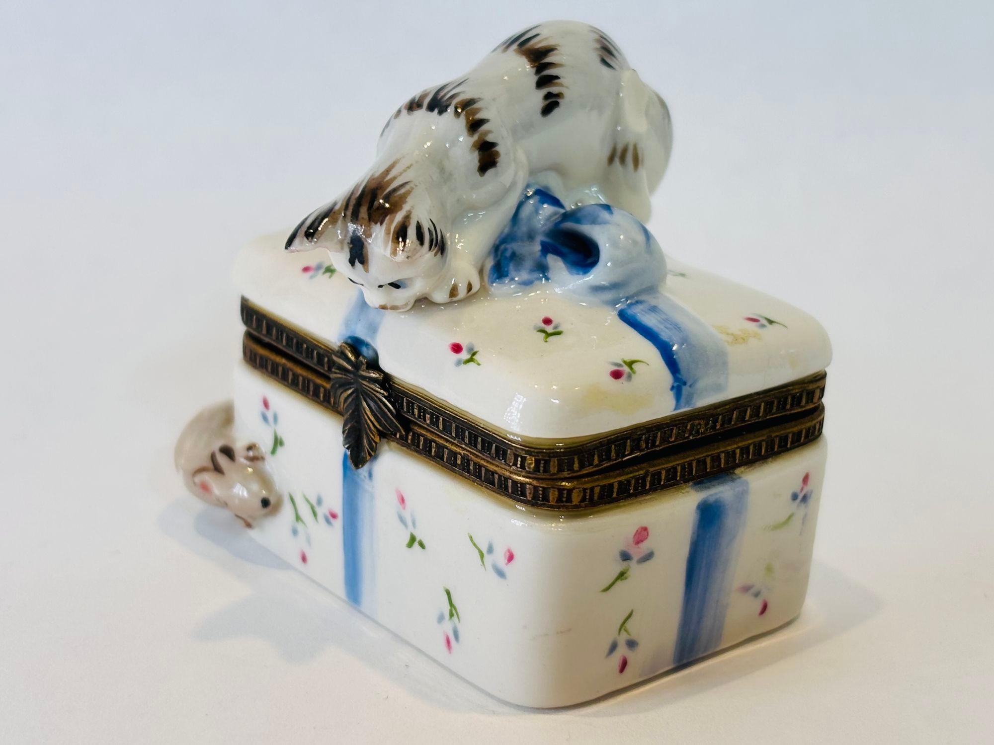 Caja de porcelana coleccionable Gato con ratón en venta 4