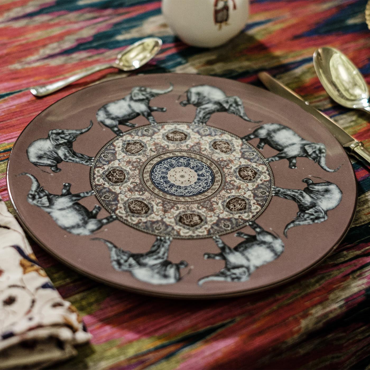 Porcelain Constantinople 3 Plate For Sale 3
