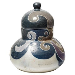 Pot à couvercle en porcelaine de Georges Martin  circa 1970-1980.