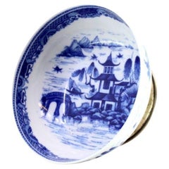 Porcelain cup with oriental scenes & silver base, East India Co. ref