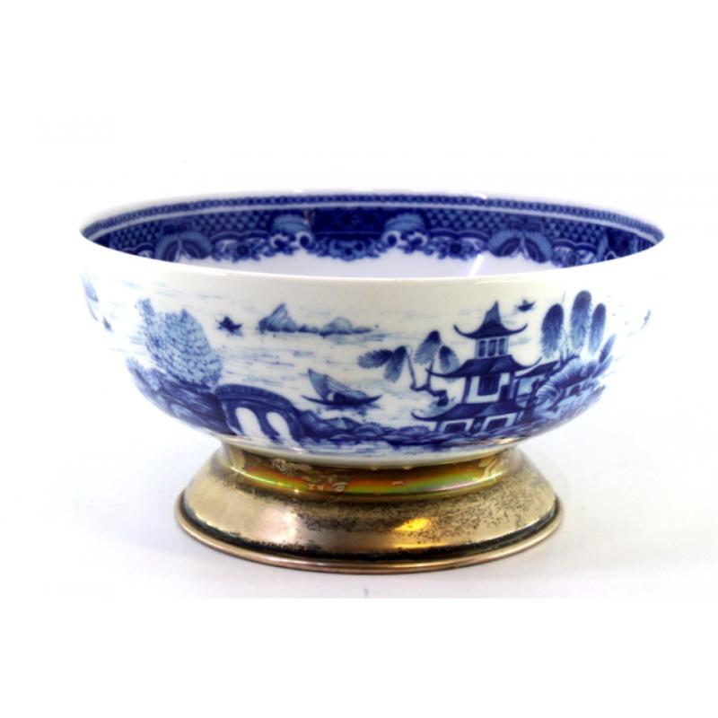 Porcelain cup with oriental scenes 
silver base, East India Co. ref For Sale