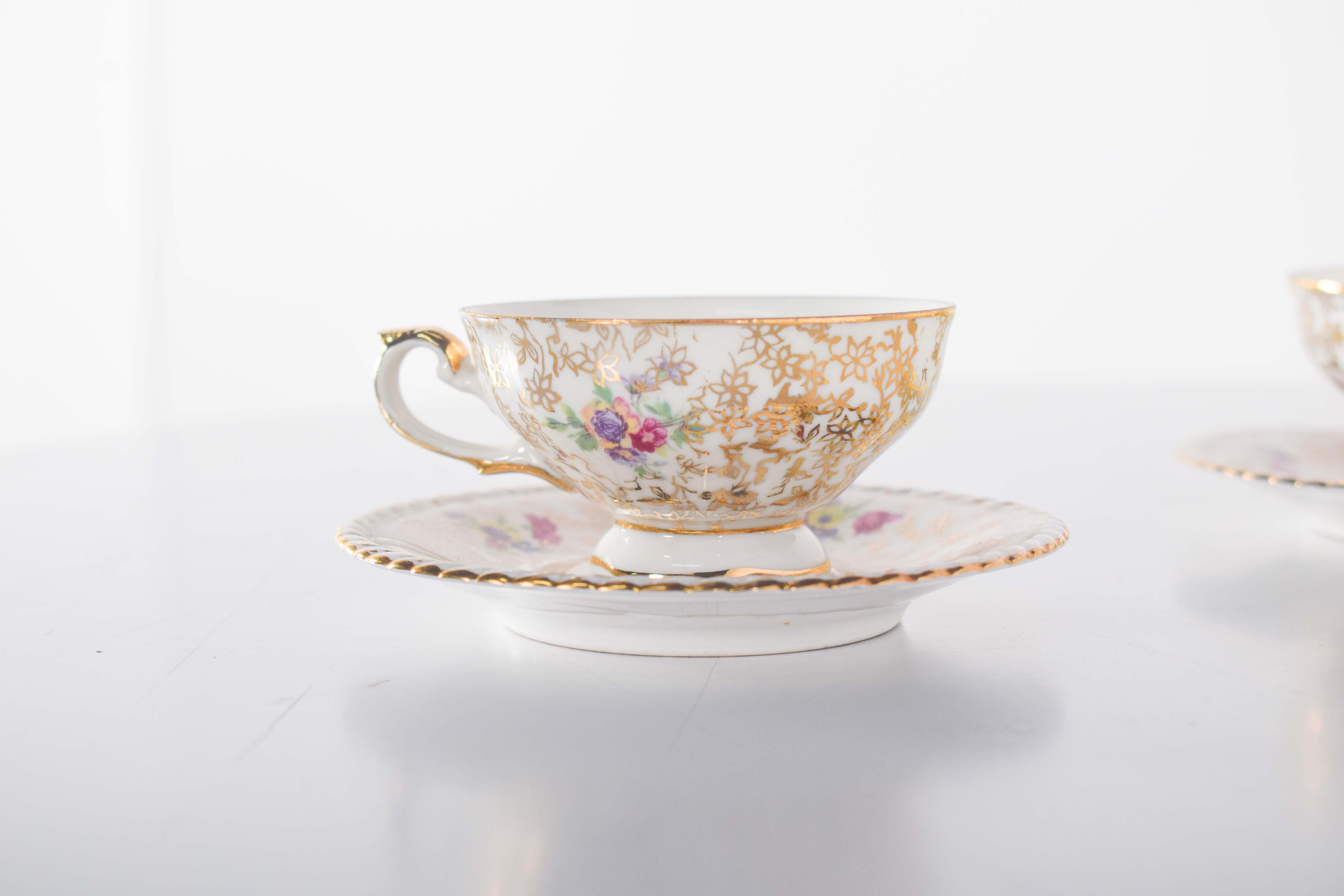 Mid-Century Modern Porcelain Cups and Saucers from Bavaria For Sale