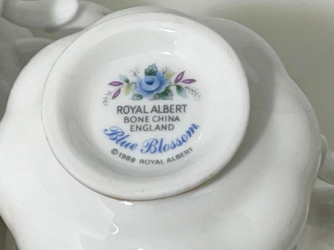 20th Century Porcelain cups and saucers from Royal Albert For Sale