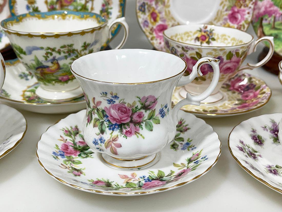 Porcelain cups and saucers from Royal Albert For Sale 4