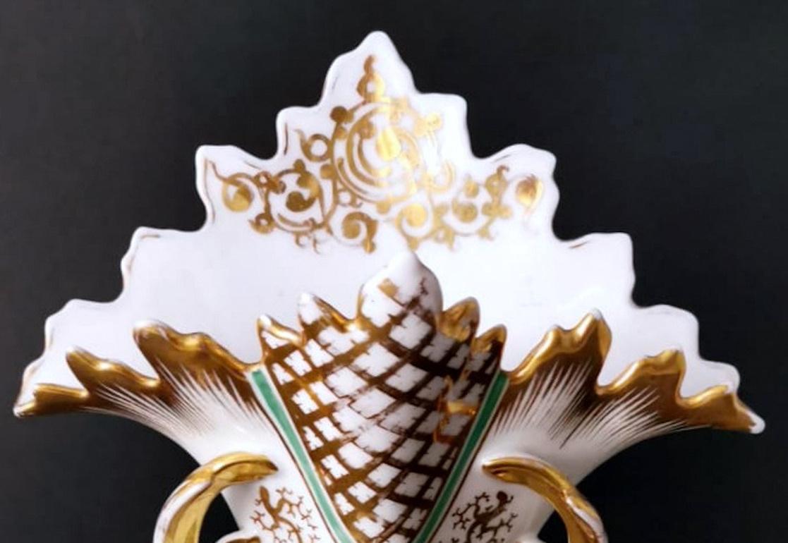 Porcelain De Paris French Wedding Vase For The Church For Sale 5