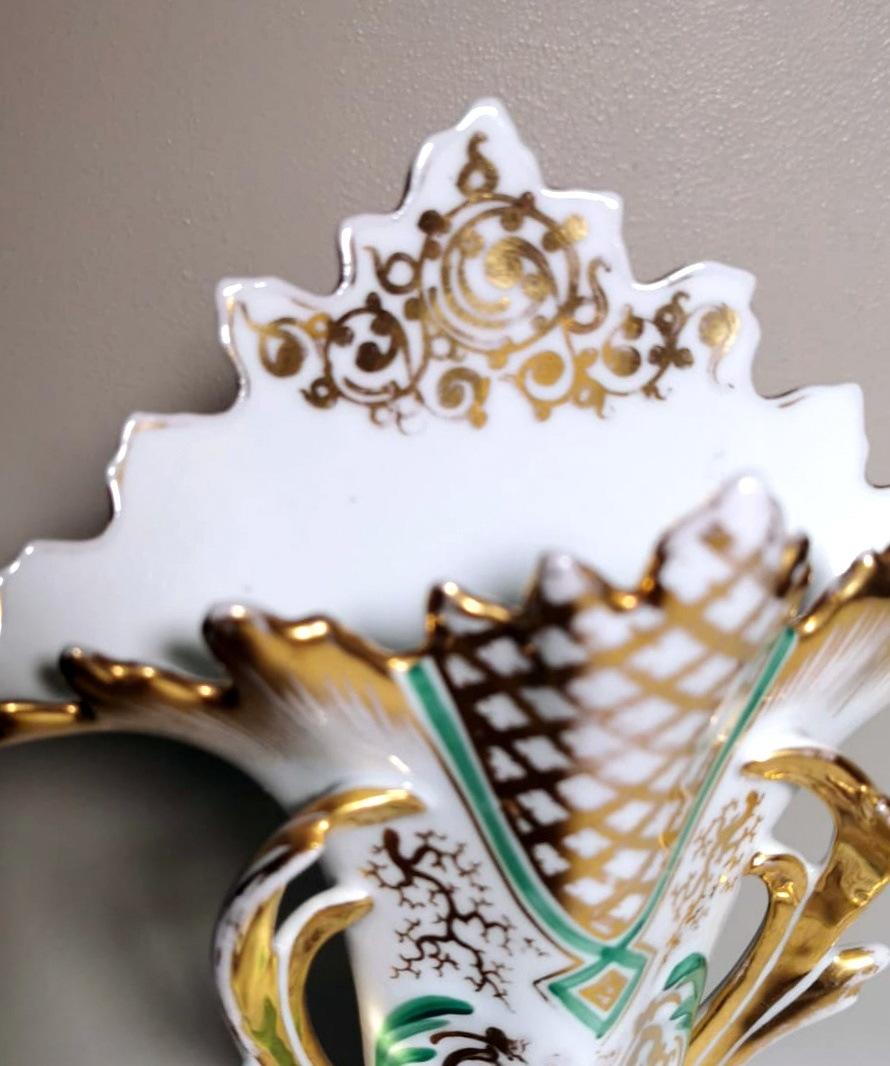 Porcelain De Paris French Wedding Vase For The Church For Sale 7