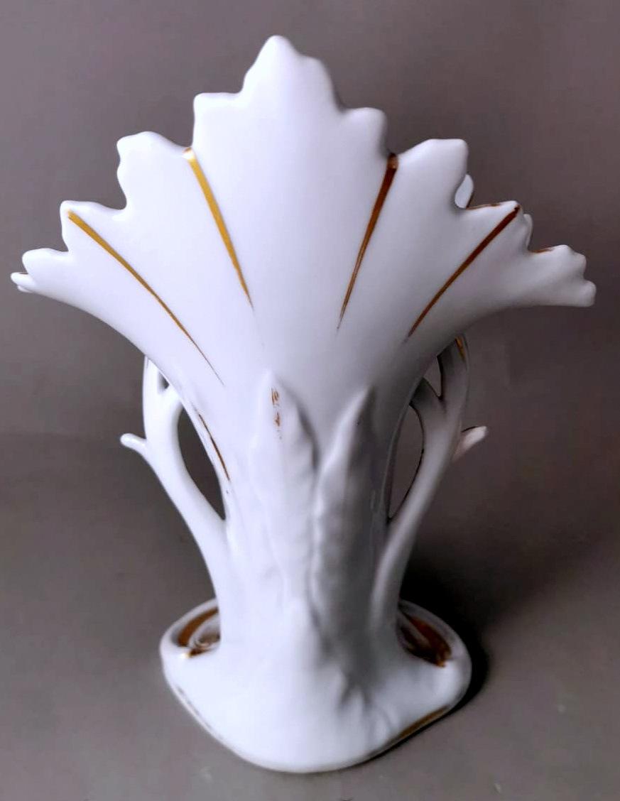 Porcelain De Paris French Wedding Vase For The Church For Sale 13