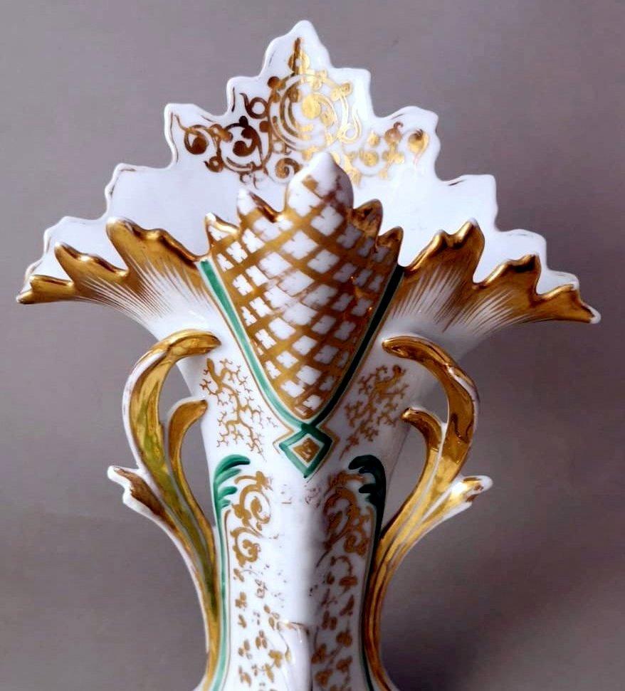 Porcelain De Paris French Wedding Vase For The Church In Good Condition For Sale In Prato, Tuscany