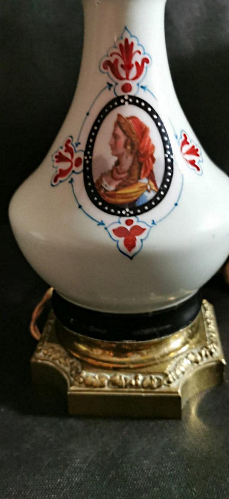 Porcelaine de Paris Par de Lámparas de Aceite Francesas Napoleón III 'Sin Pantalla' en Bueno estado para la venta en Prato, Tuscany