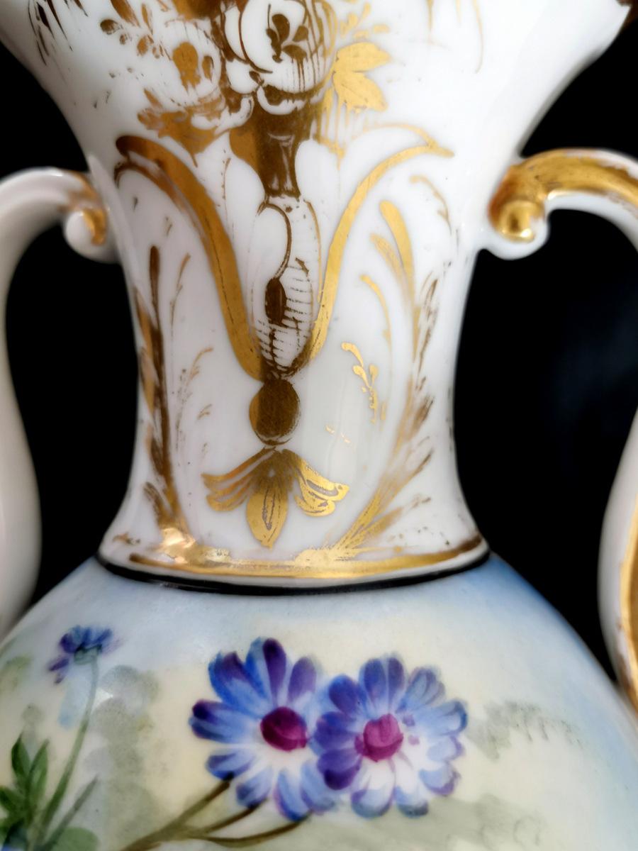 Porcelain De Paris Napoleon III Pair of French Hand Painted Vases For Sale 5