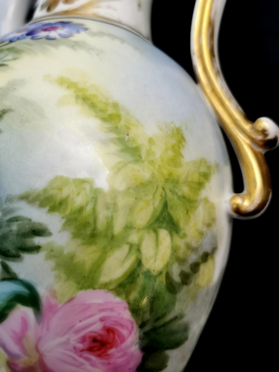 Porcelaine de Paris Napoléon III Paire de vases français peints à la main en vente 8