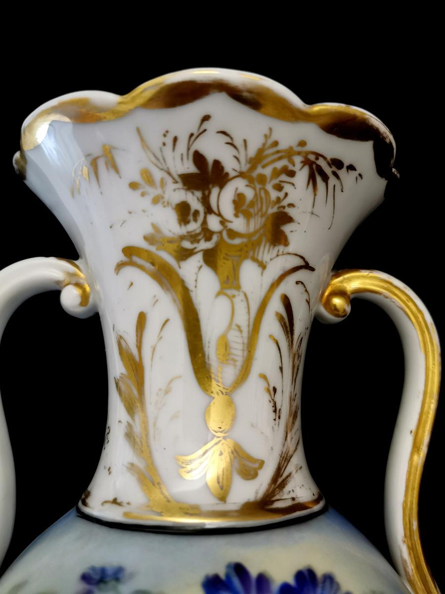Porcelain De Paris Napoleon III Pair of French Hand Painted Vases For Sale 9