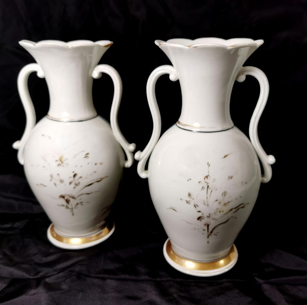 19th Century Porcelain De Paris Napoleon III Pair of French Hand Painted Vases For Sale