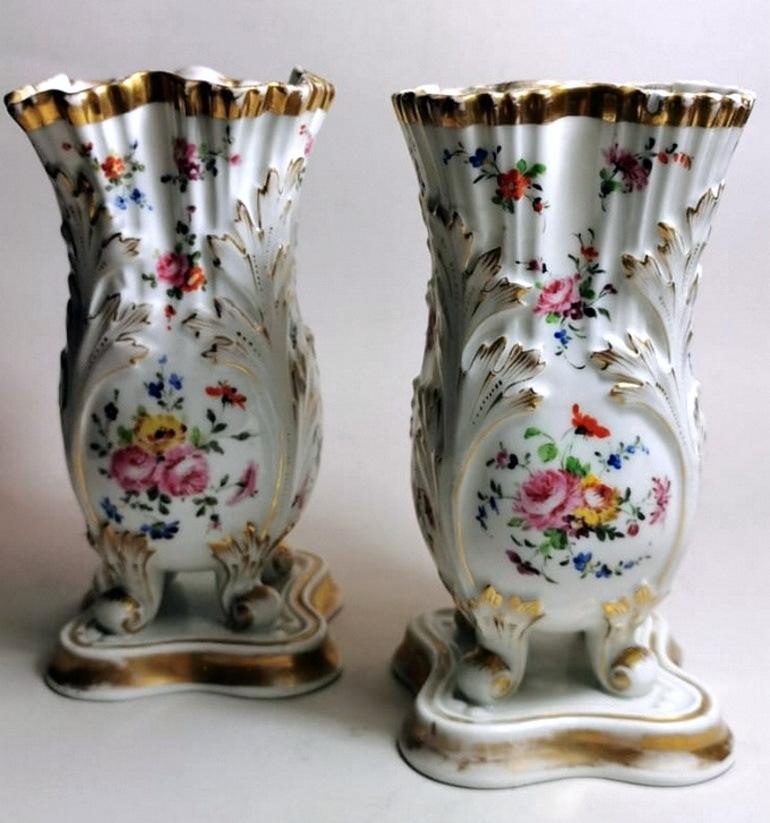 French Porcelain De Paris Napoleon III Style Pair of Shaped Vases Hand Decorated For Sale