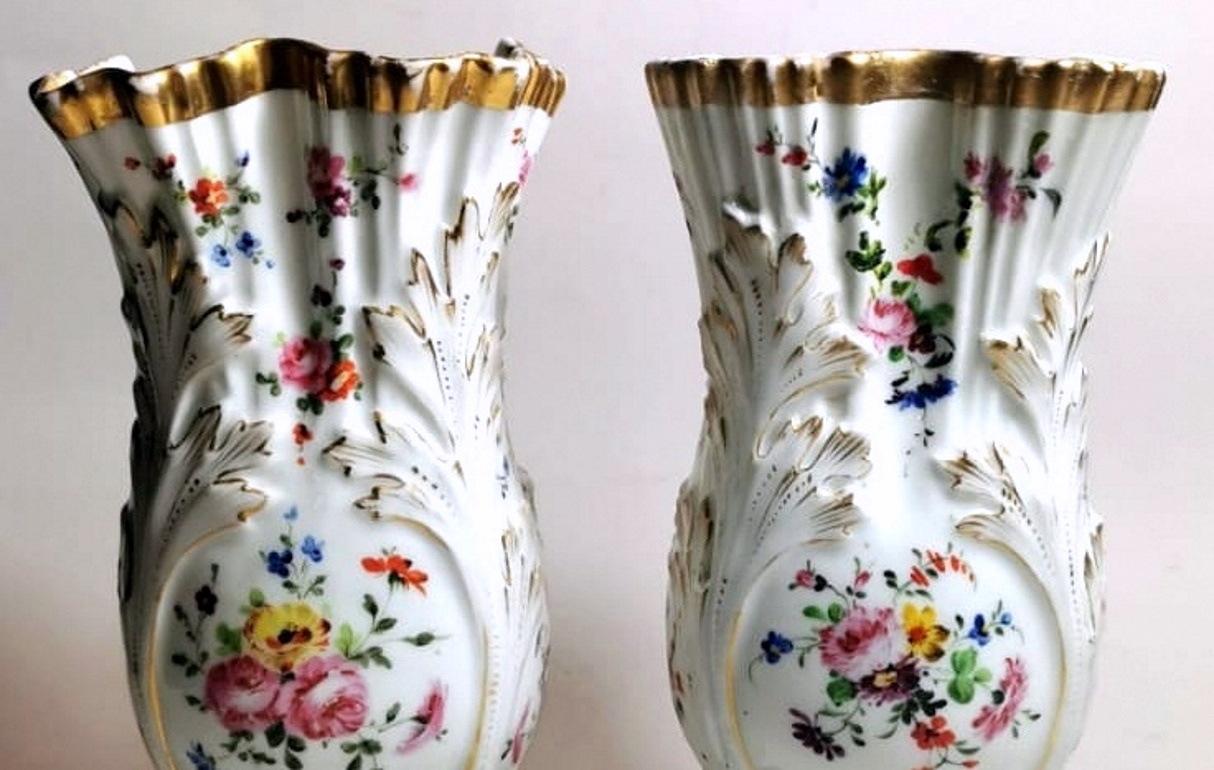 Hand-Painted Porcelain De Paris Napoleon III Style Pair of Shaped Vases Hand Decorated For Sale