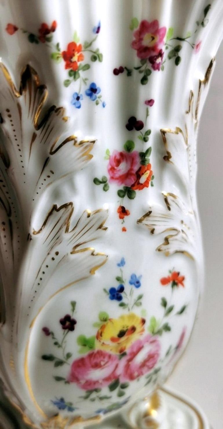 Porcelain De Paris Napoleon III Style Pair of Shaped Vases Hand Decorated For Sale 2