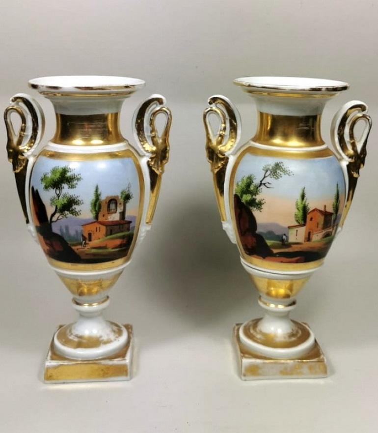 We kindly suggest you read the whole description, because with it we try to give you detailed technical and historical information to guarantee the authenticity of our objects.
Pair of antique vases in French porcelain 