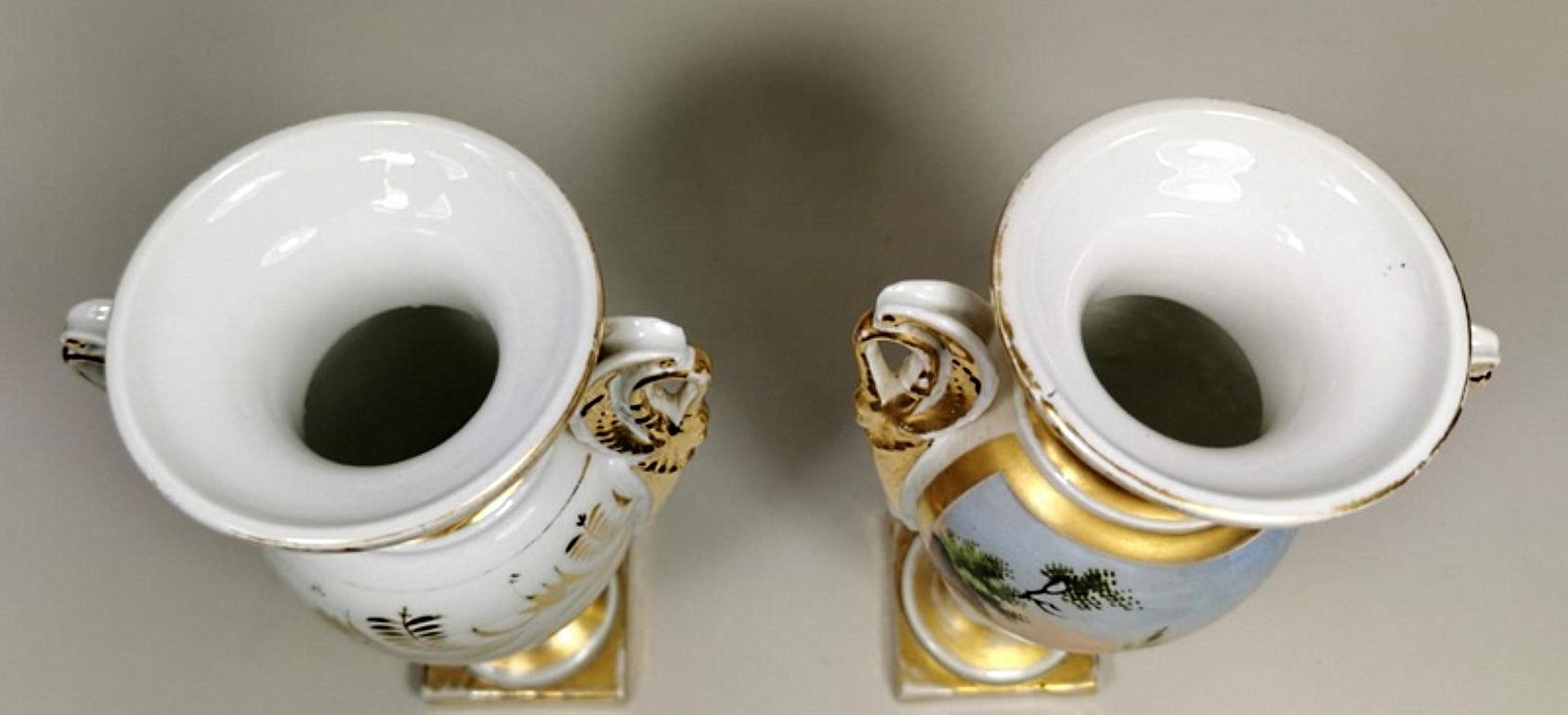 Porcelain de Paris Pair of Hand Painted Vases Napoleon III, France For Sale 3
