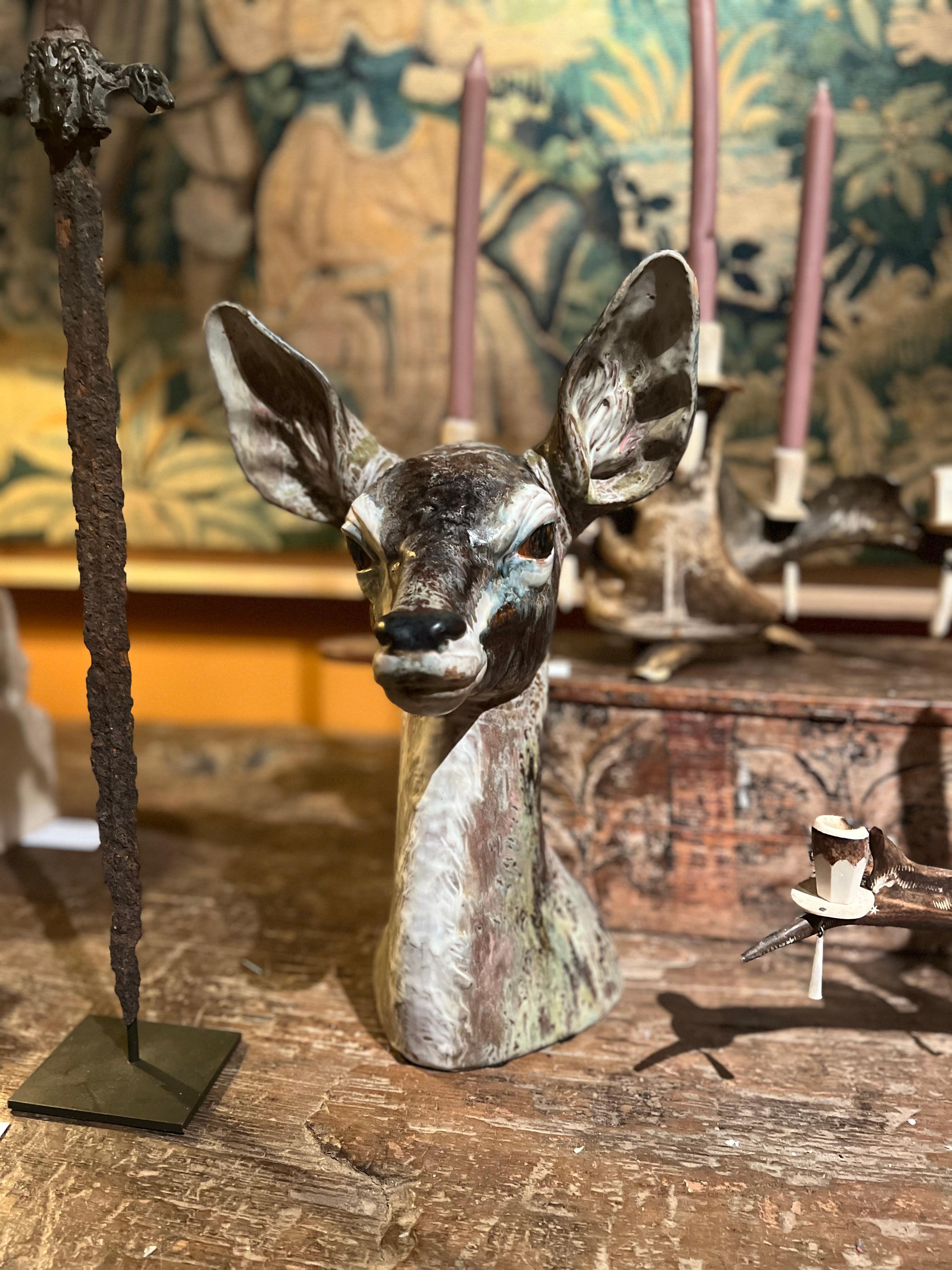 This porcelain sculpture of a doe’s head, crafted in Spain circa 1960 by the renowned Lladró manufactory, is a breathtaking example of artistry and craftsmanship. Since 1953, Lladró has been dedicated to creating exquisite porcelain figurines, with
