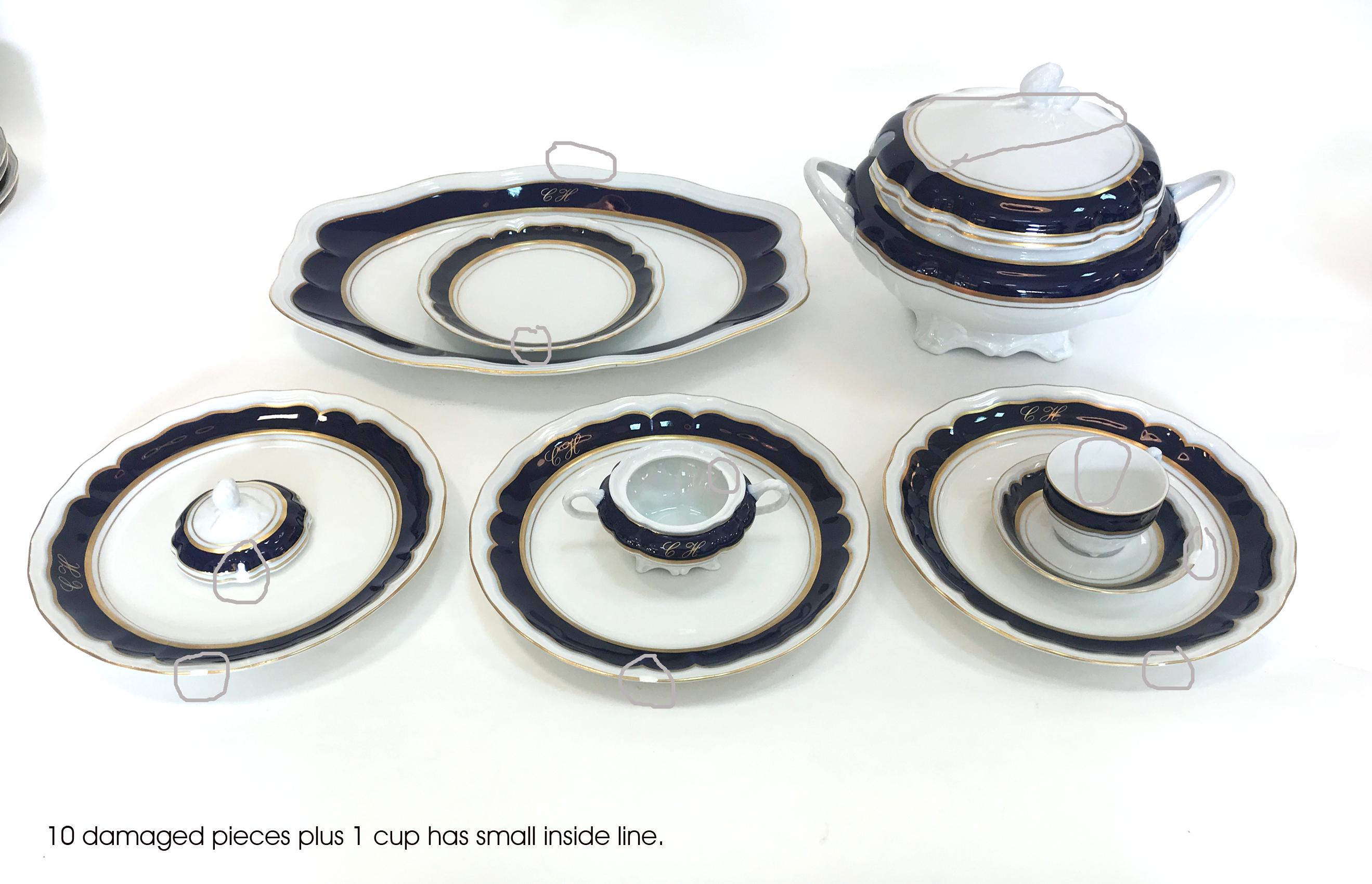 Porcelain Dinner Service, 24-Karat Gold & Cobalt Bidasoa, Spain, circa 1980 For Sale 10