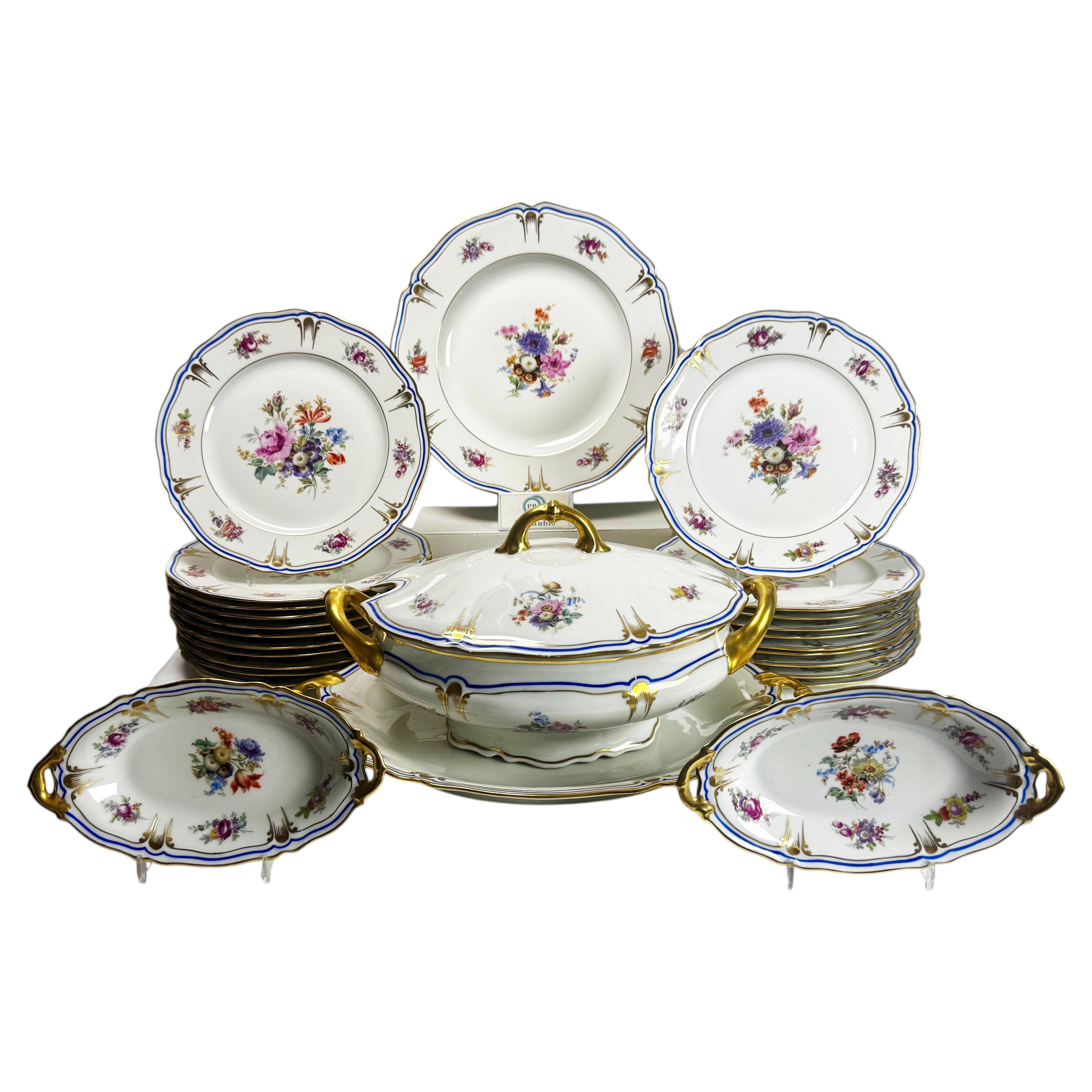 Porcelain dinner service. Michelaud Frères. Limoges For Sale