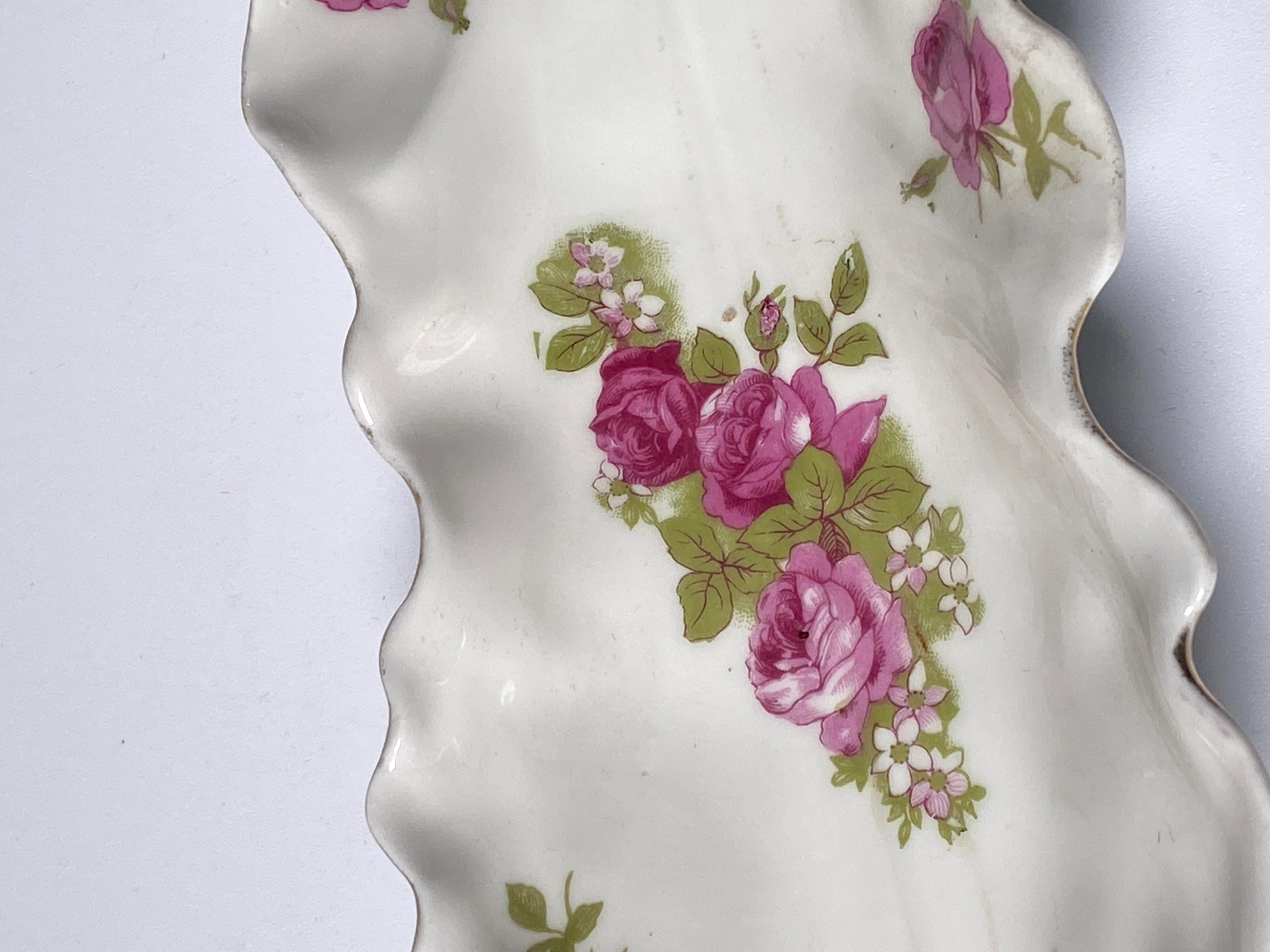 Porcelain Dish from Limoges, with Rose Flowers, from France 1970 In Good Condition For Sale In Auribeau sur Siagne, FR