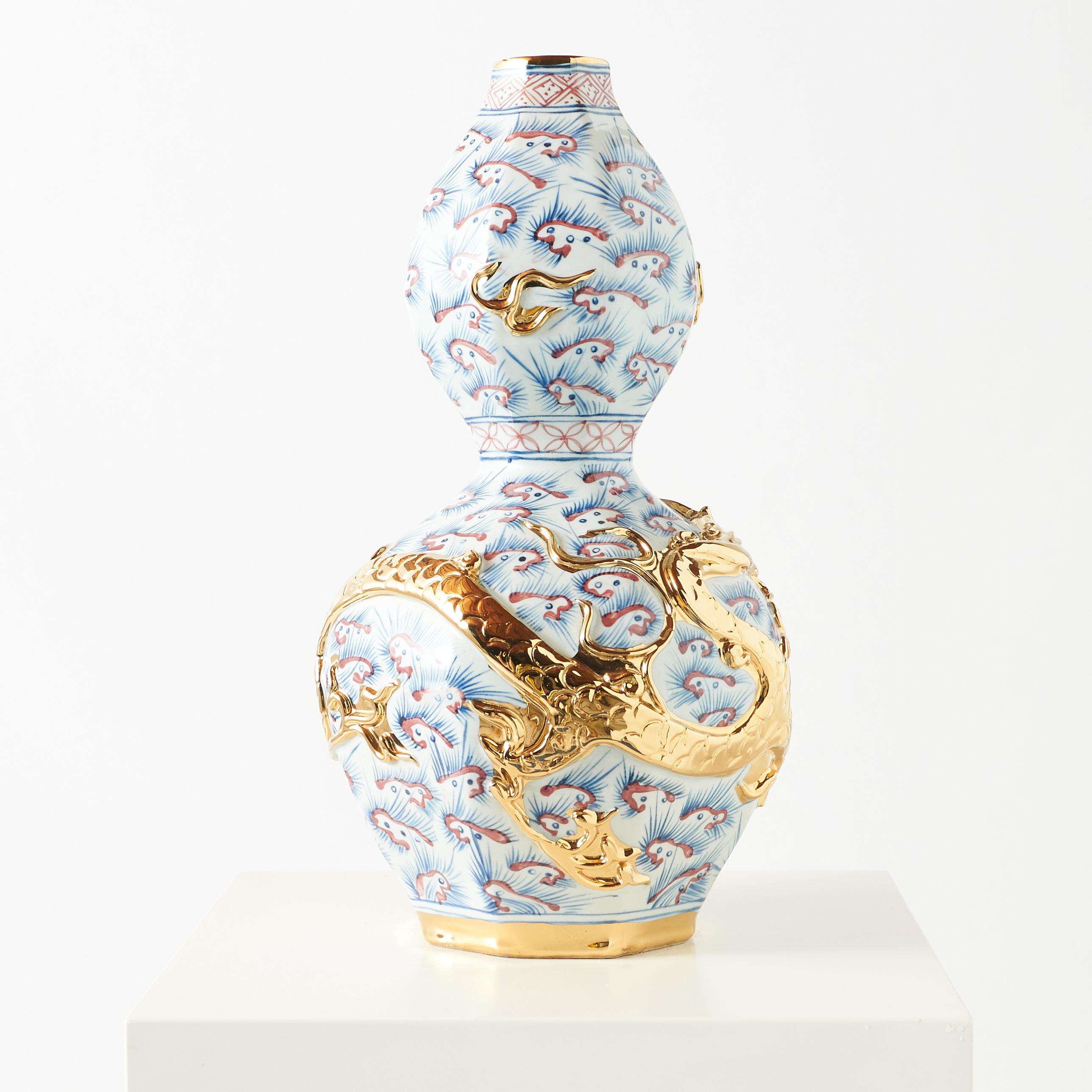 Cinese Vaso a doppia zucca in porcellana con drago dorato in vendita