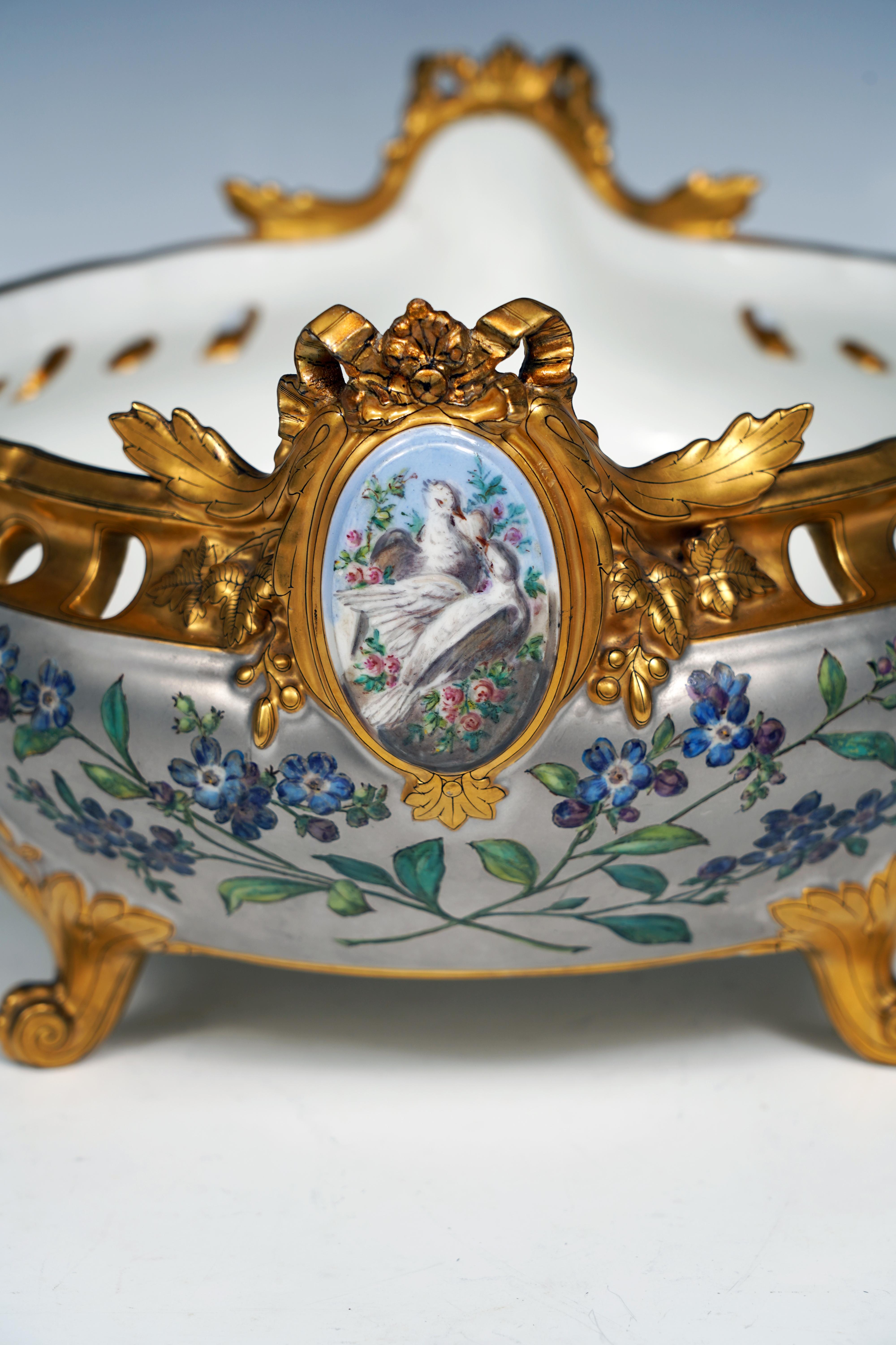 Doré Jardinière en porcelaine 