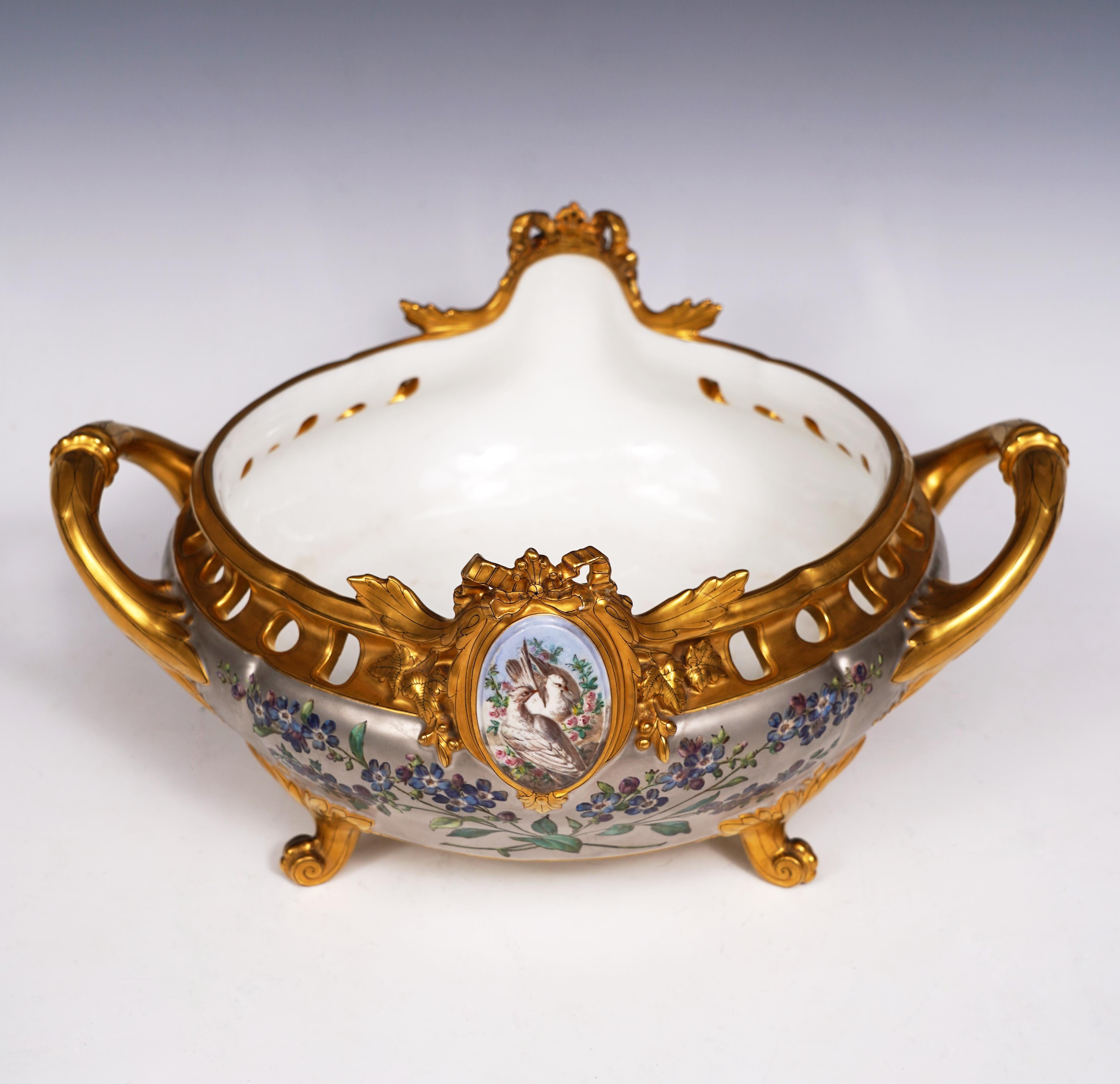 Fin du XIXe siècle Jardinière en porcelaine 