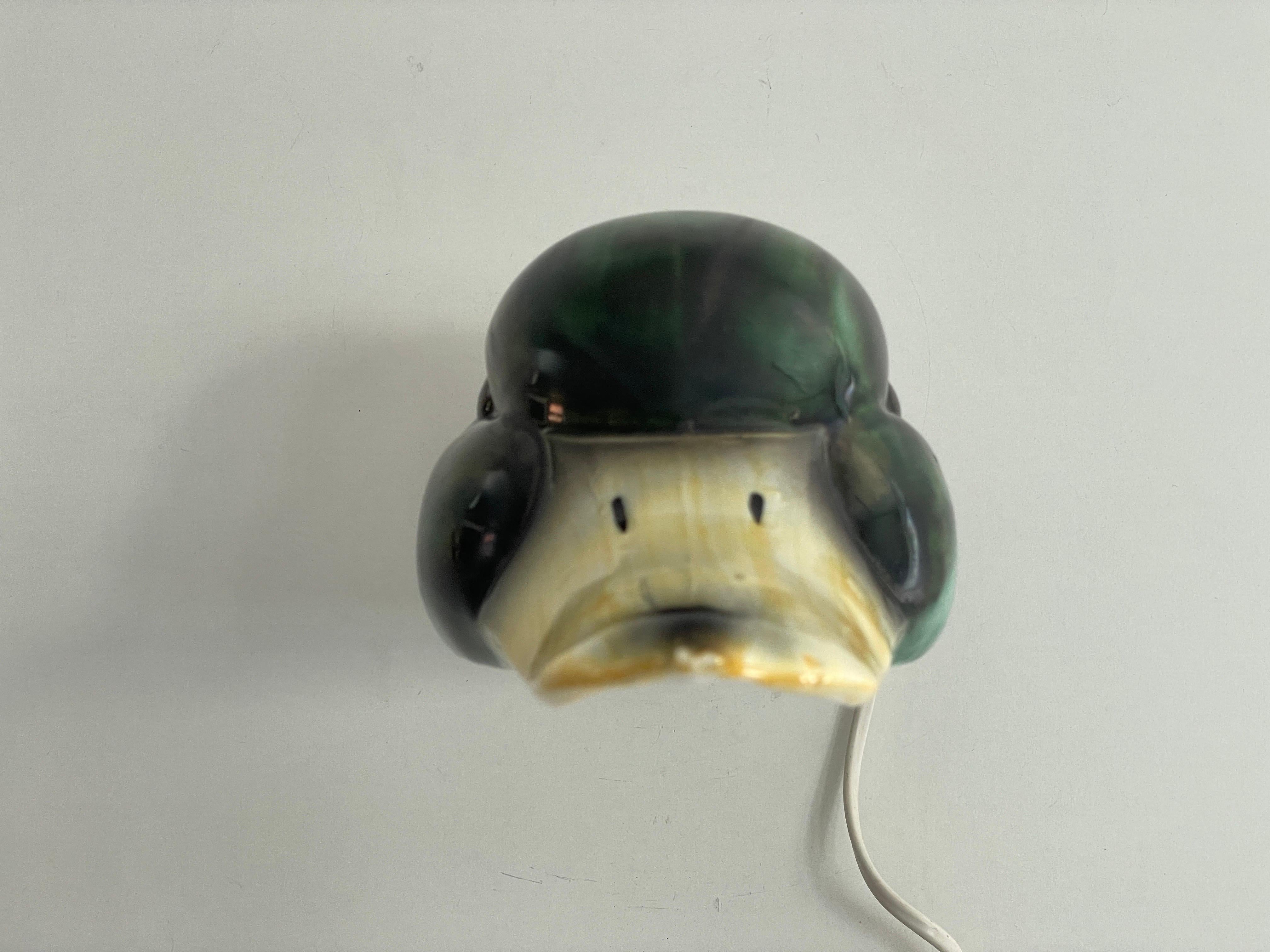 Metallo Coppia di lampade con paralume di anatra in porcellana della Gamla Stan's Lamp Factory, anni '70, Svezia in vendita